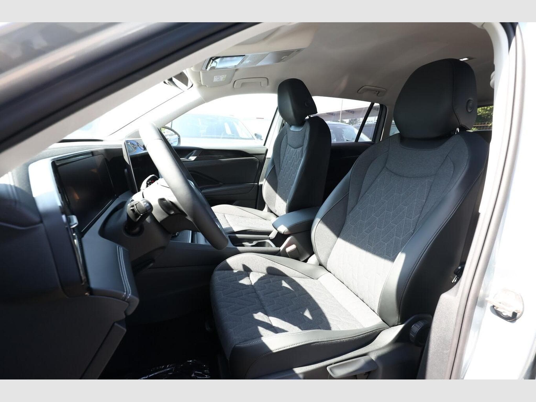 VW Tiguan DSG LED+ IQ.DRIVE (2026) - Photo 6
