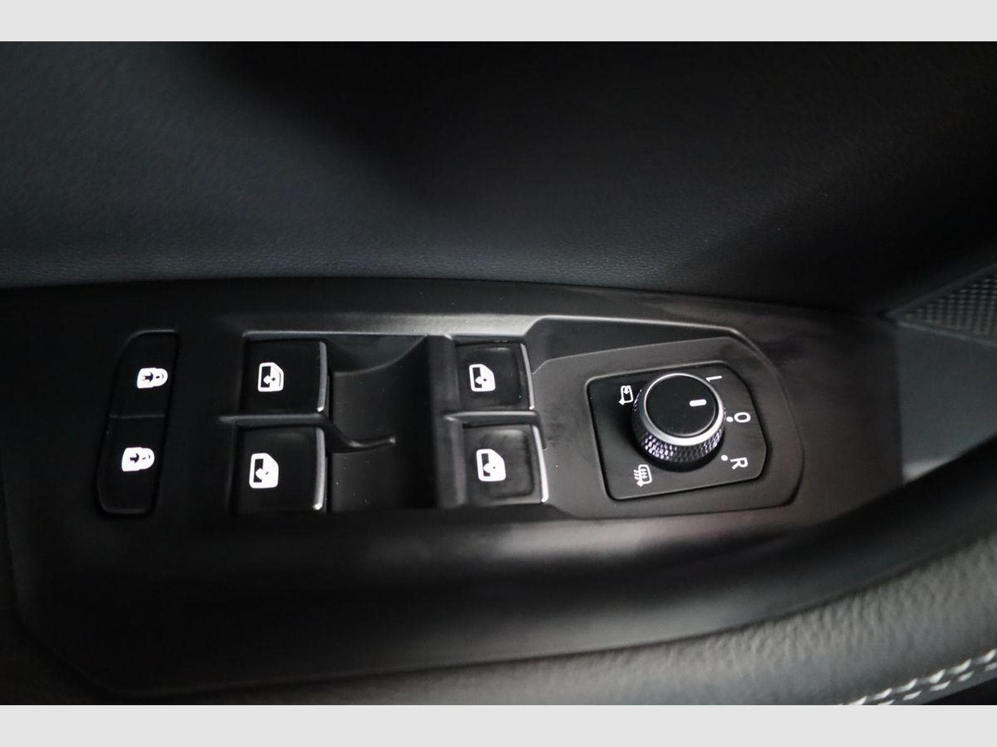 VW Touareg 3.0 TDI 210 kW 4Motion R-Line Final Edition (2026) - Photo 7