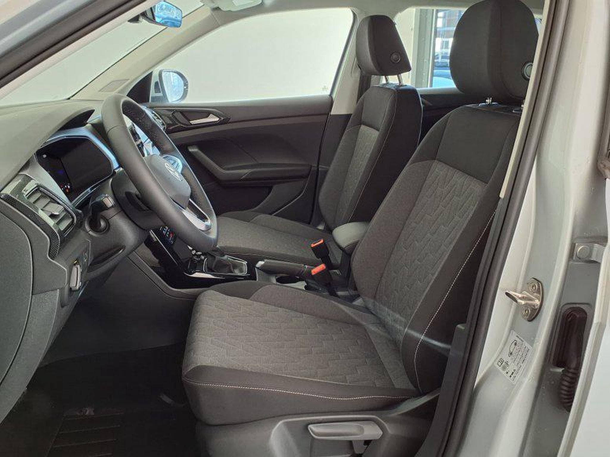 VW T-Cross Limited 1.0 TSI 6-Gang (2026) - Foto 9