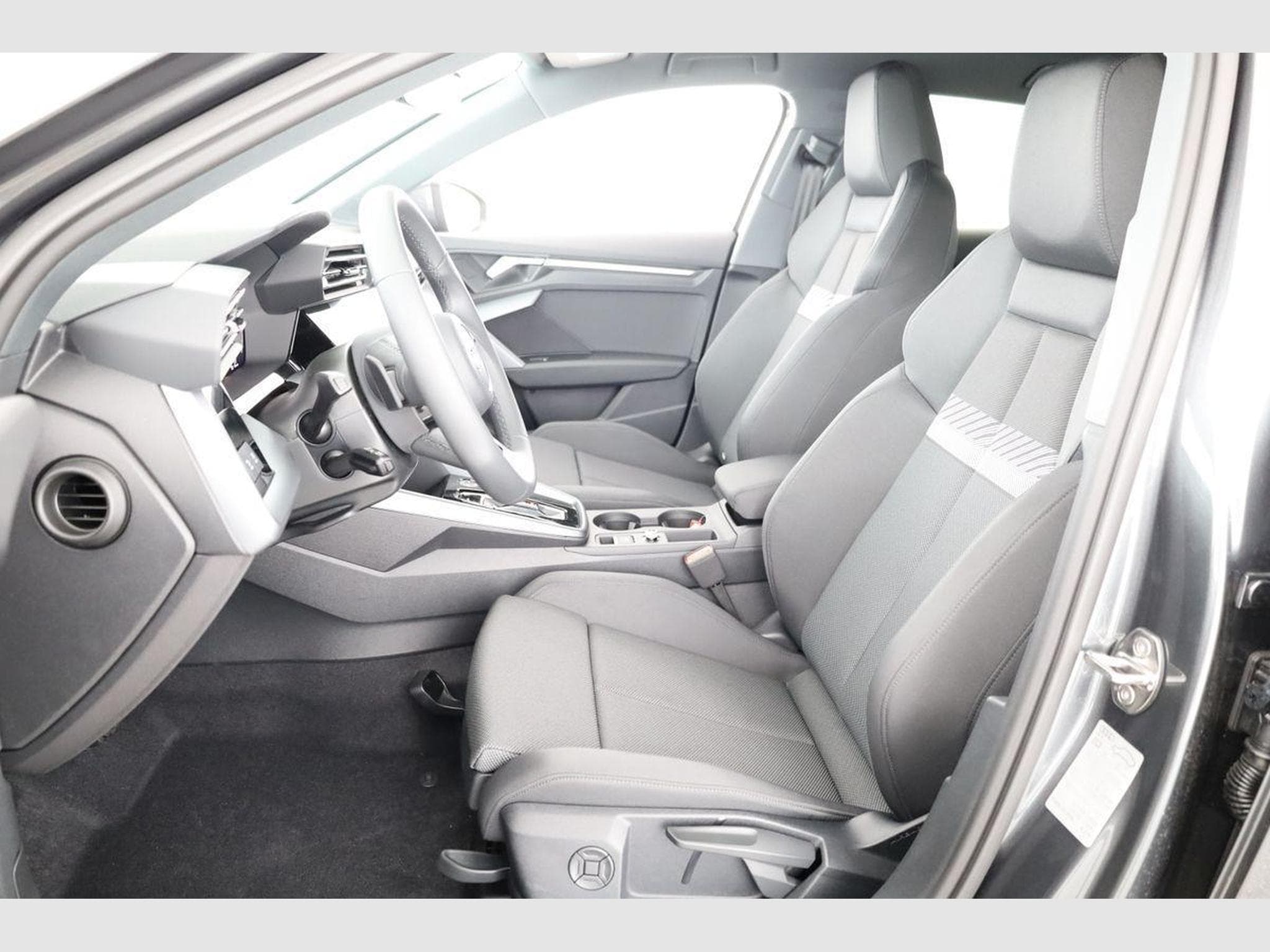 Audi A3 Sportback TFSI 110 kW S line (2026) - Photo 10