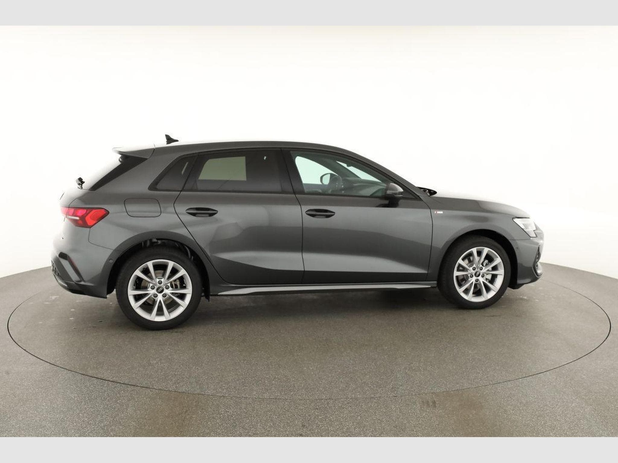 Audi A3 Sportback TFSI 110 kW S line (2026) - Photo 21