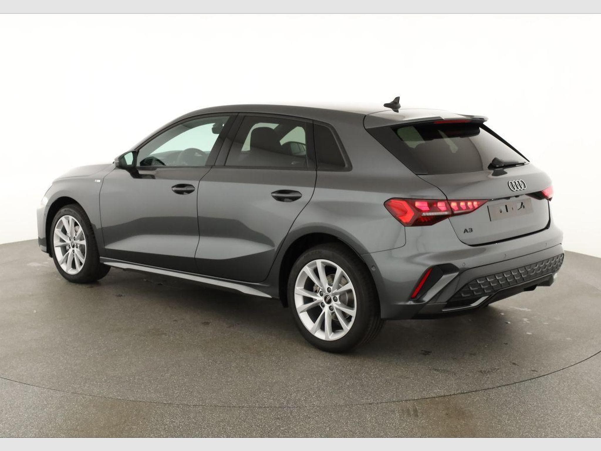 Audi A3 Sportback TFSI 110 kW S line (2026) - Photo 3