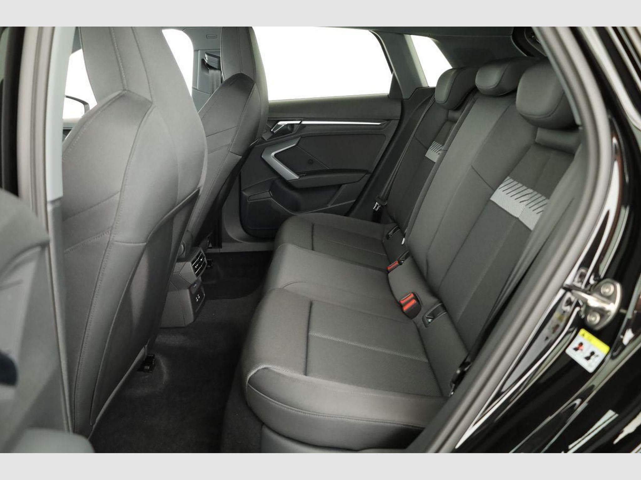 Audi A3 Sportback TFSI 110 kW S line (2026) - Photo 10
