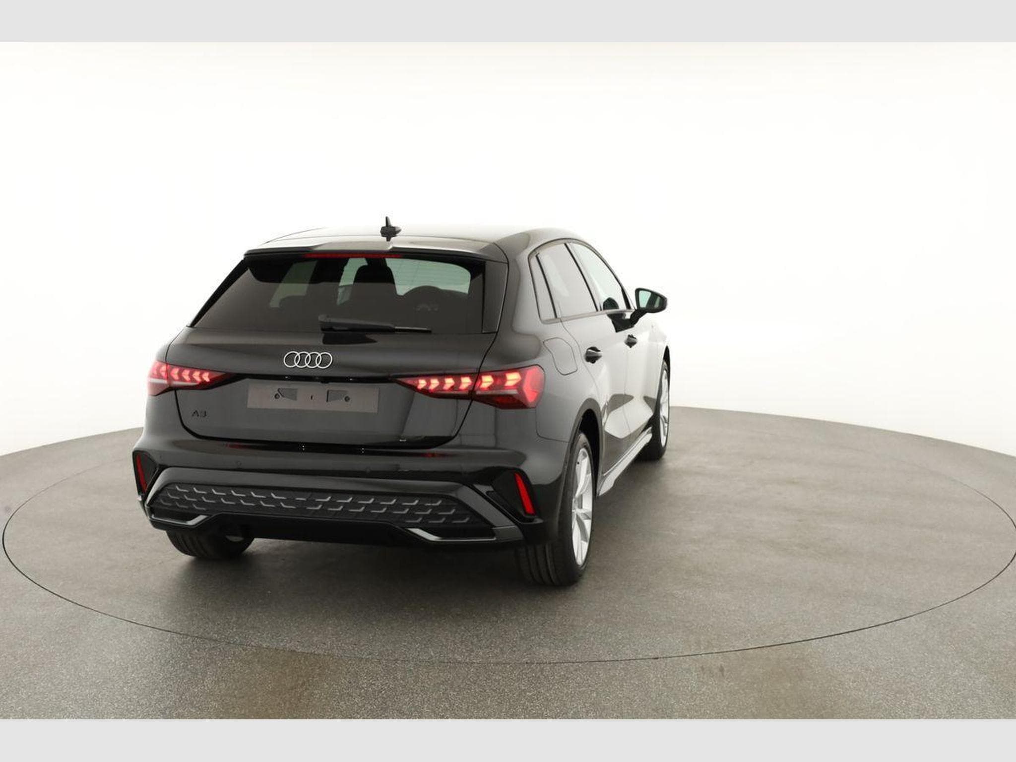 Audi A3 Sportback TFSI 110 kW S line (2026) - Photo 16