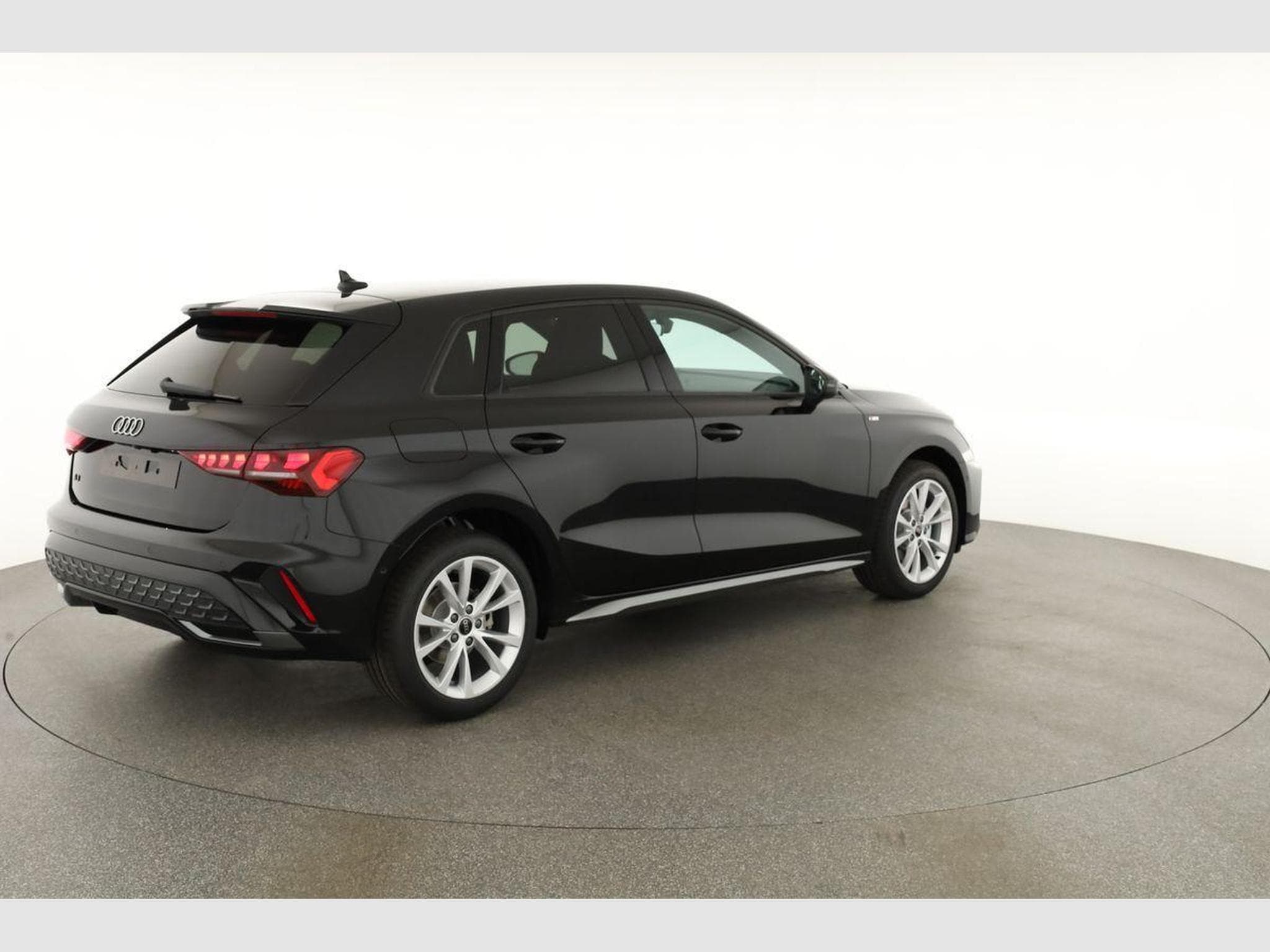 Audi A3 Sportback TFSI 110 kW S line (2026) - Photo 18