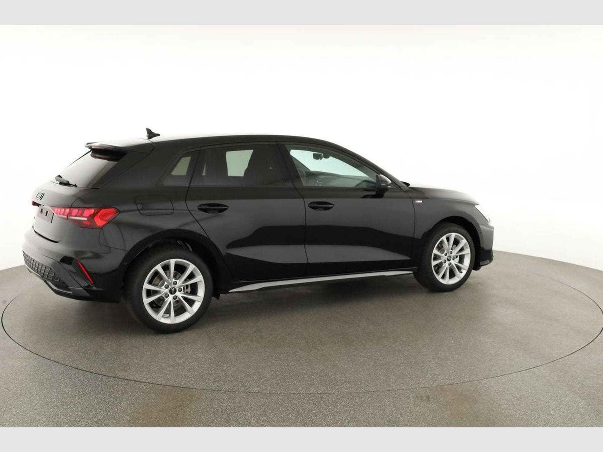 Audi A3 Sportback TFSI 110 kW S line (2026) - Photo 19