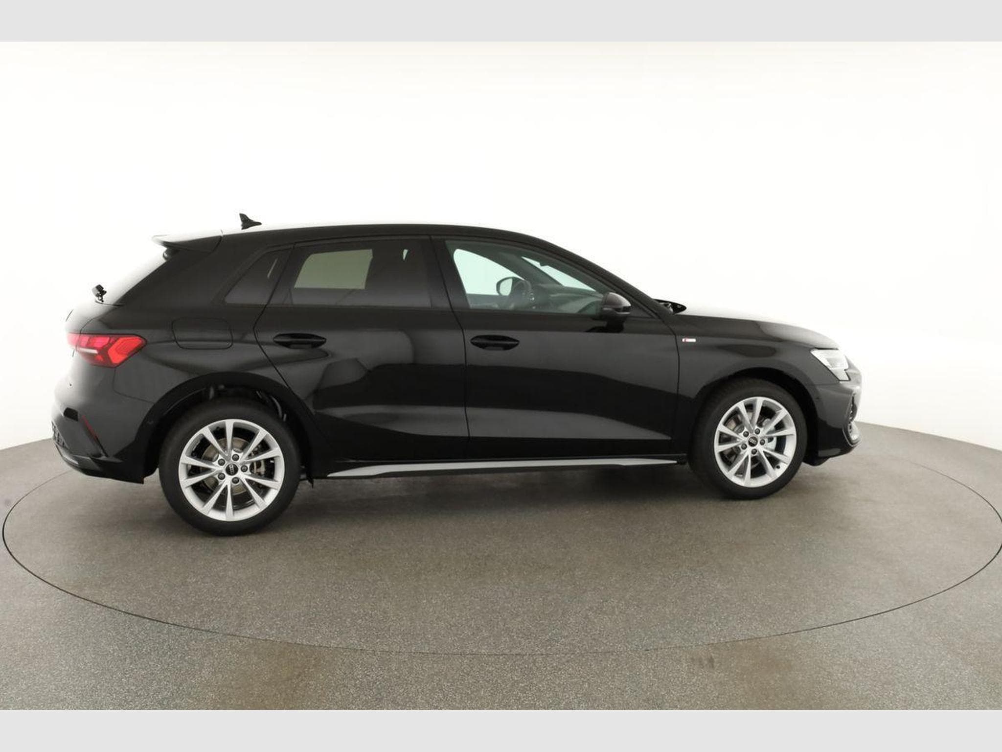 Audi A3 Sportback TFSI 110 kW S line (2026) - Photo 20