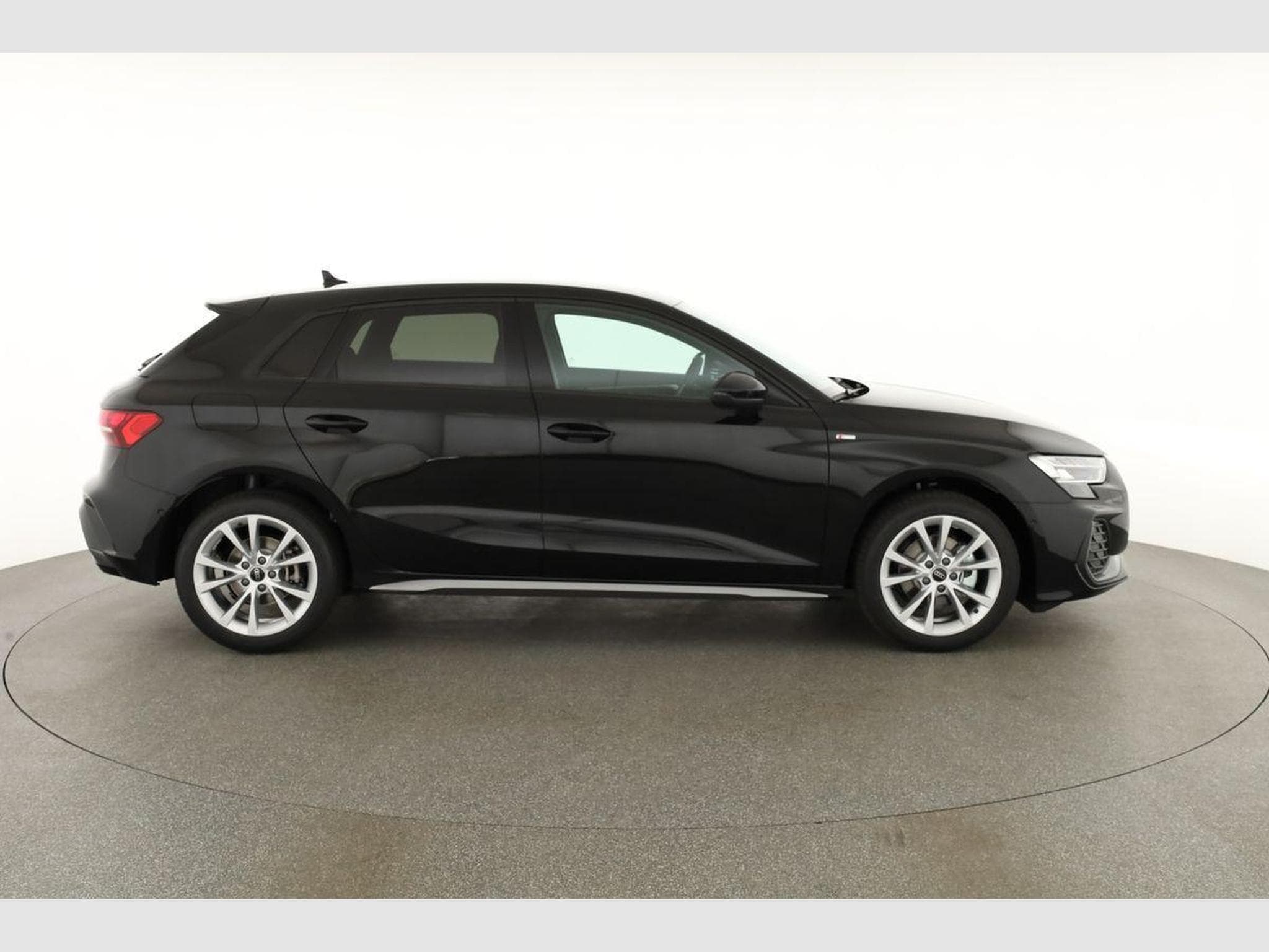 Audi A3 Sportback TFSI 110 kW S line (2026) - Photo 21