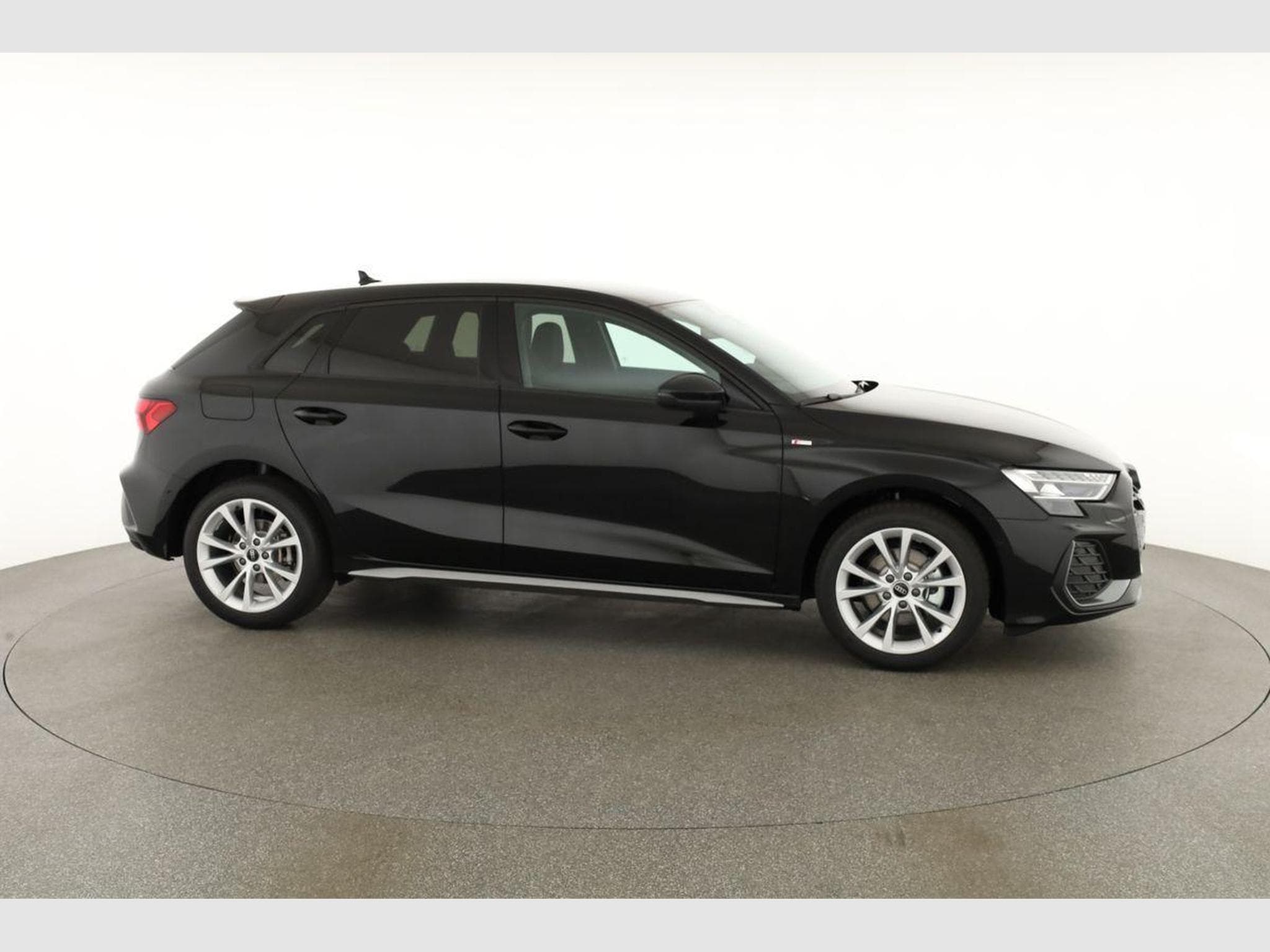 Audi A3 Sportback TFSI 110 kW S line (2026) - Photo 22