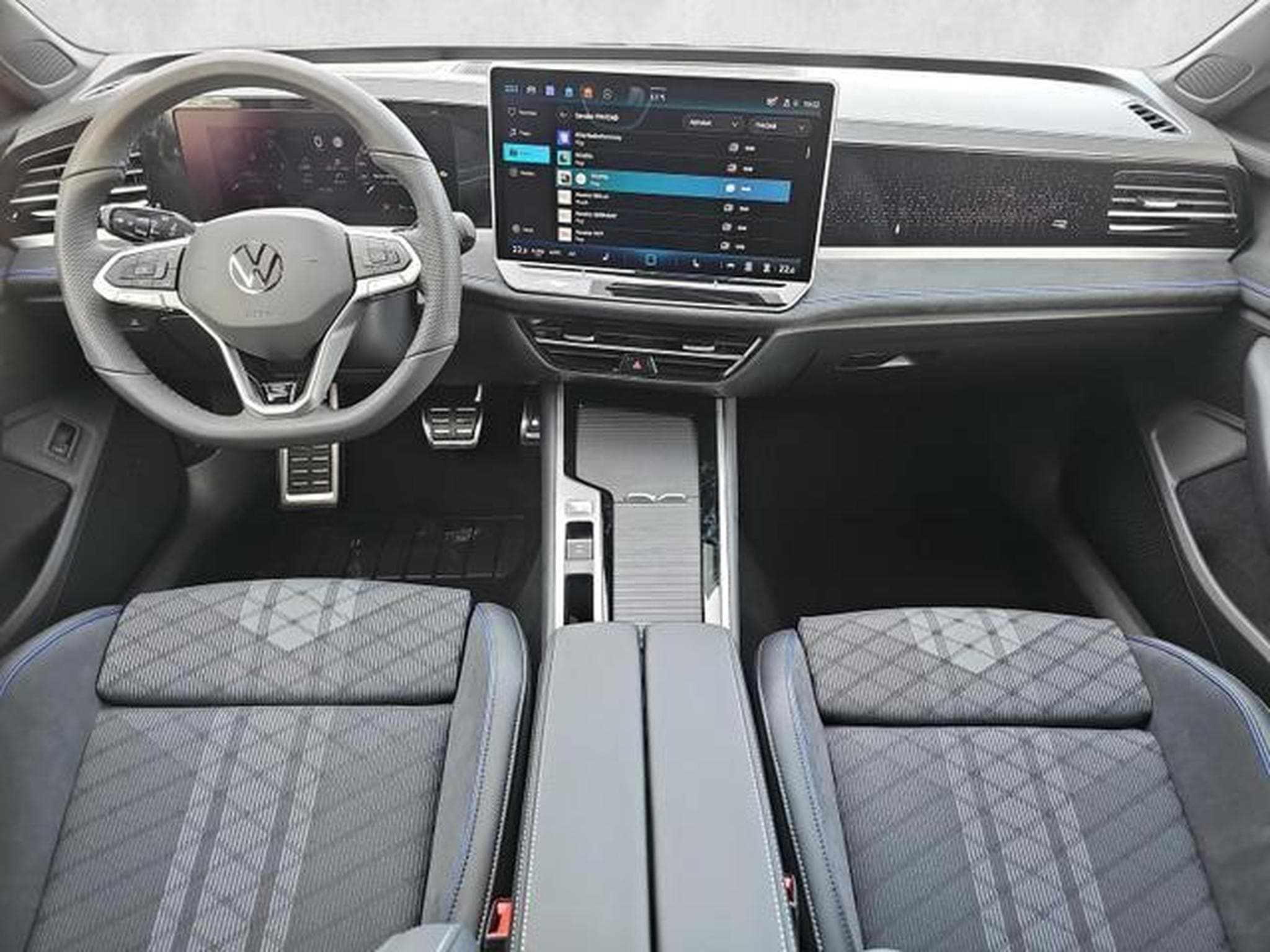 VW Passat Variant 2.0 TDI 142 kW 4Motion R-Line (2026) - Photo 11
