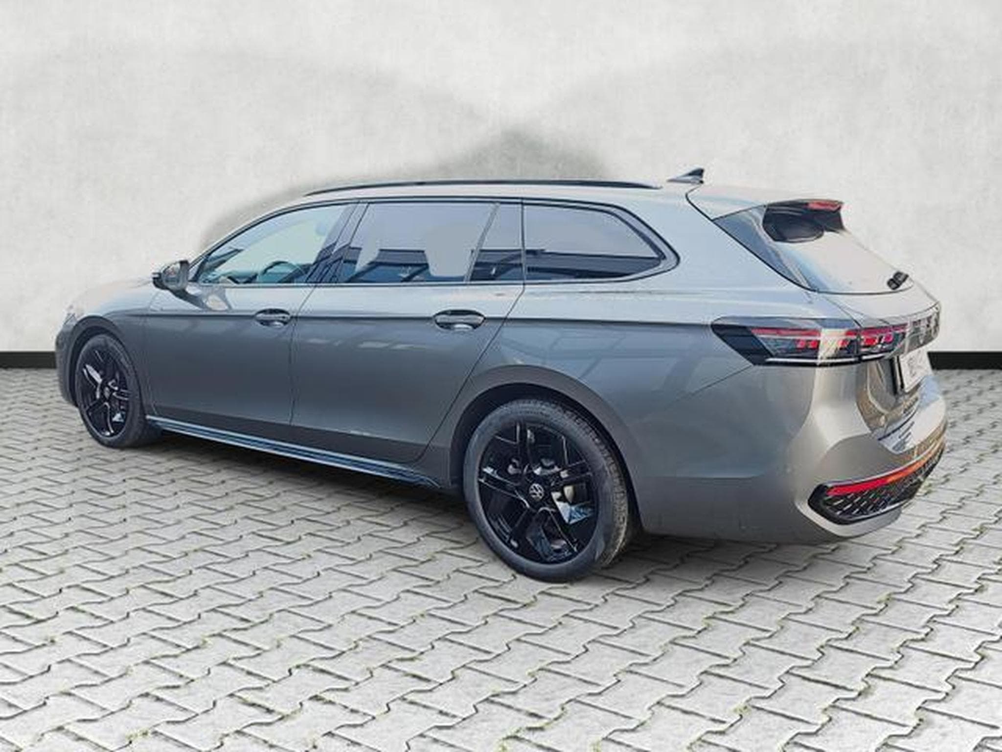 VW Passat Variant 2.0 TDI 142 kW 4Motion R-Line (2026) - Photo 5