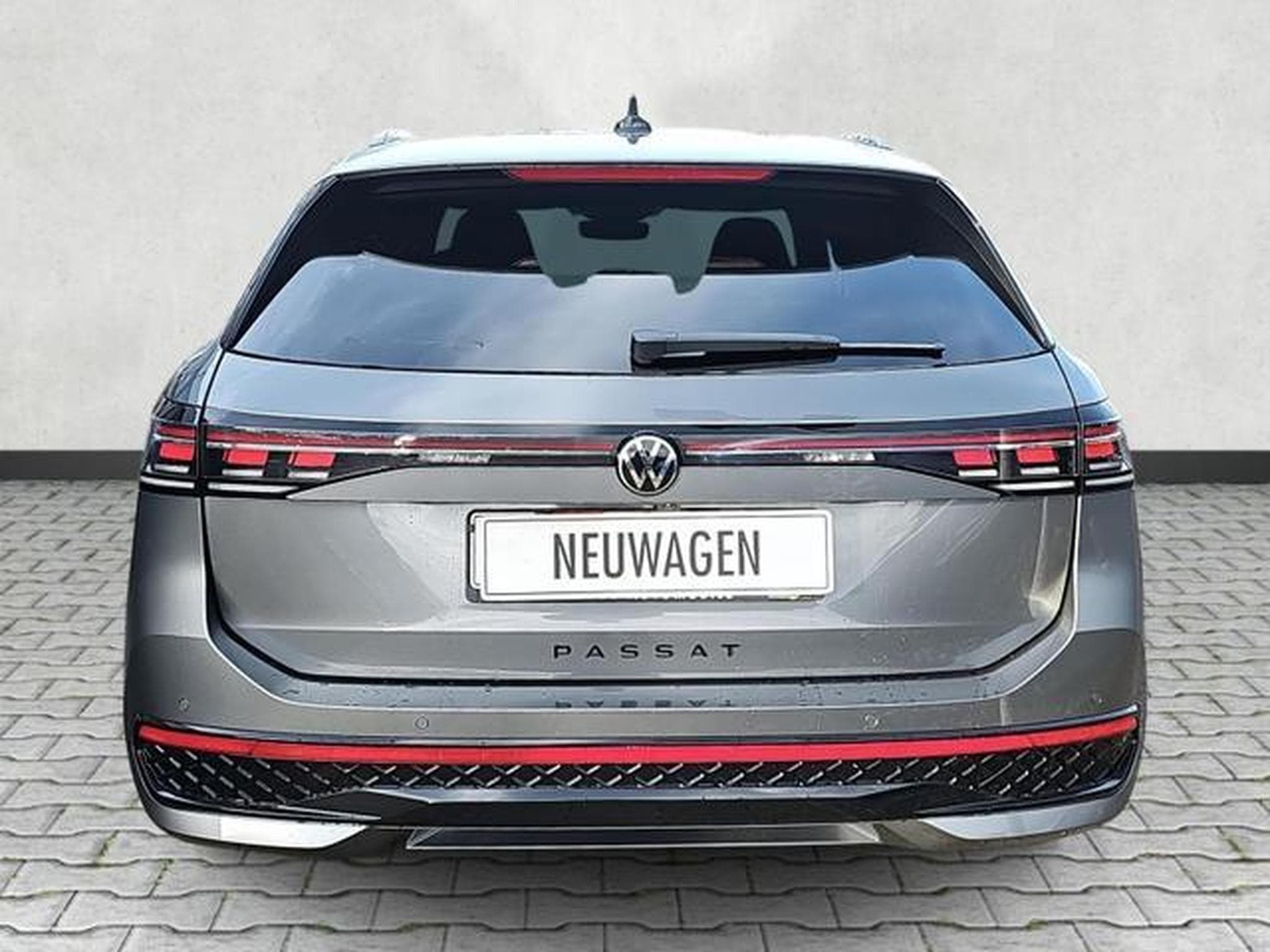 VW Passat Variant 2.0 TDI 142 kW 4Motion R-Line (2026) - Photo 6