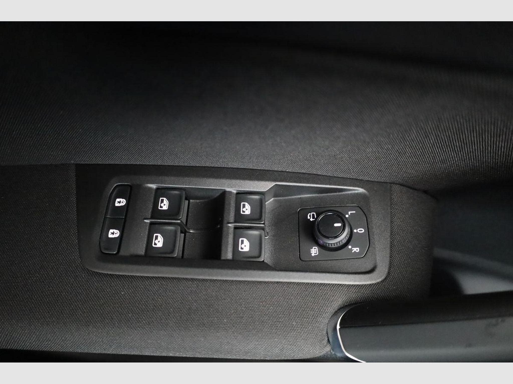 VW Touran Comfortline BMT/Start-Stopp (2026) - Photo 7