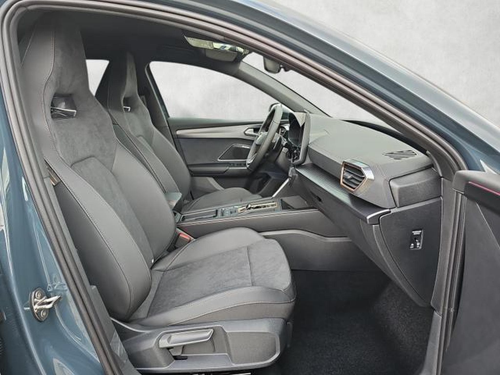 Cupra Leon 2.0 TSI 245 kW 4Drive VZ (2025) - Photo 10