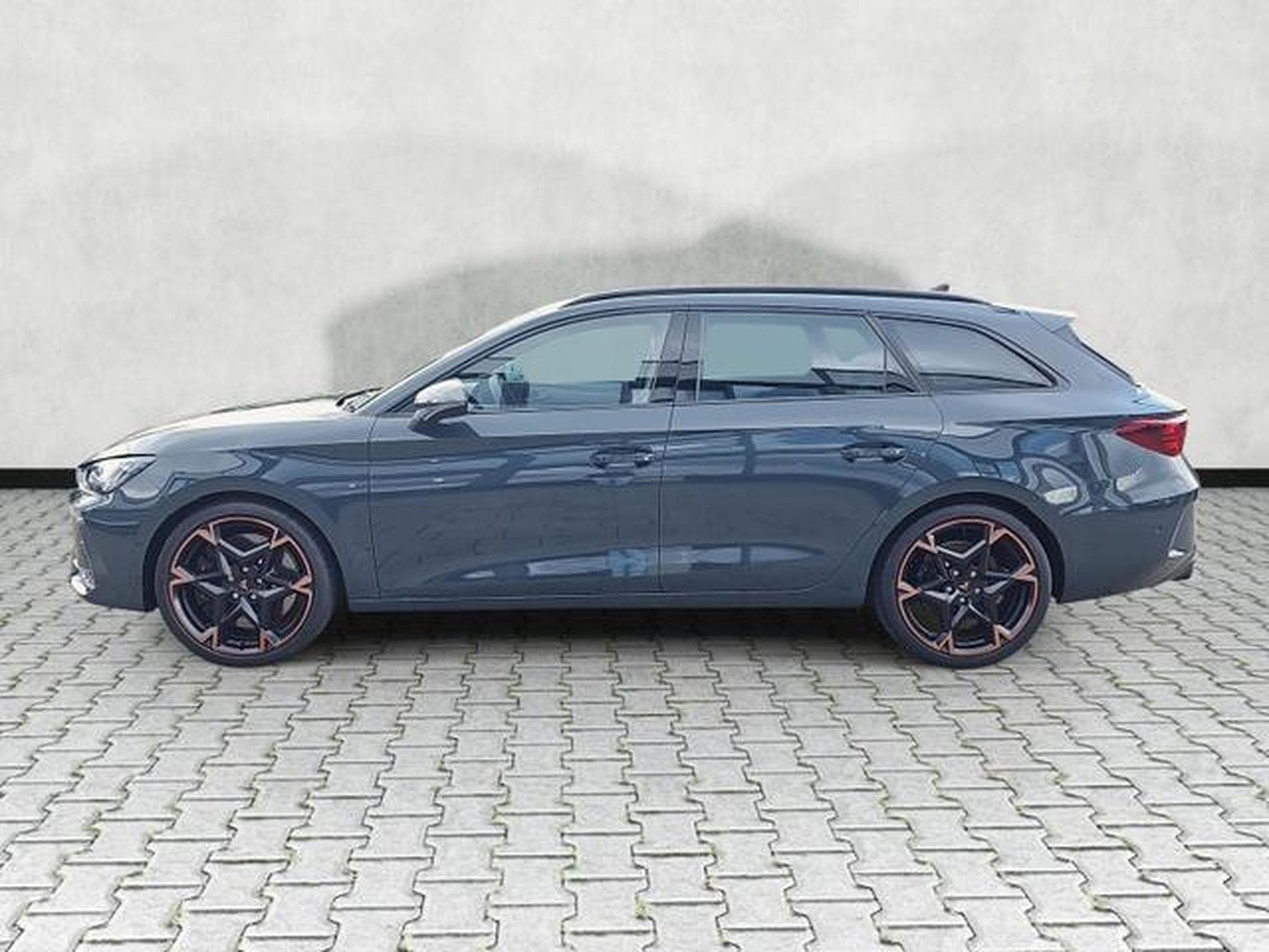 Cupra Leon 2.0 TSI 245 kW 4Drive VZ (2025) - Photo 4