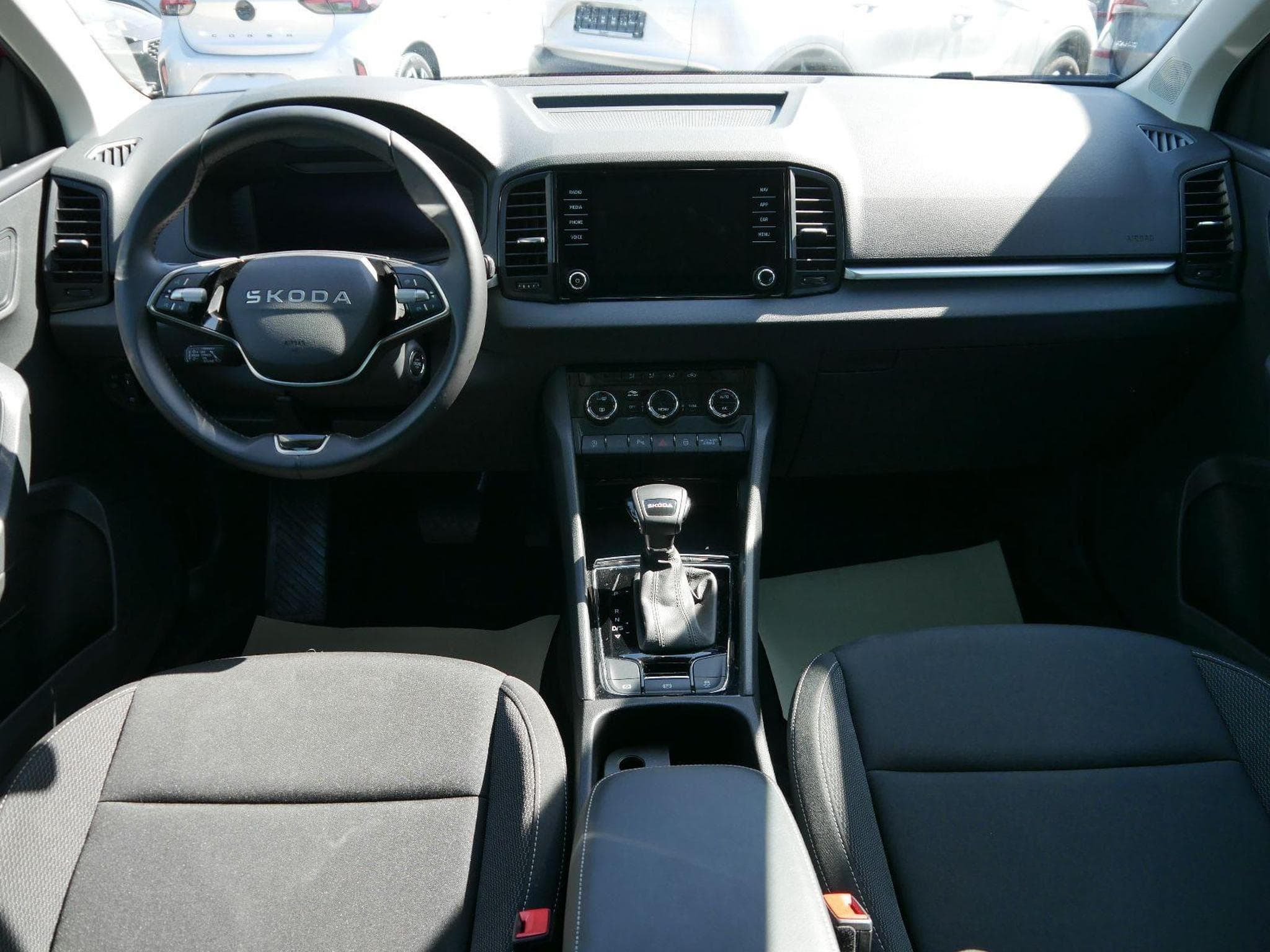 Skoda Karoq Selection 1.5 TSI (2025) - Photo 9
