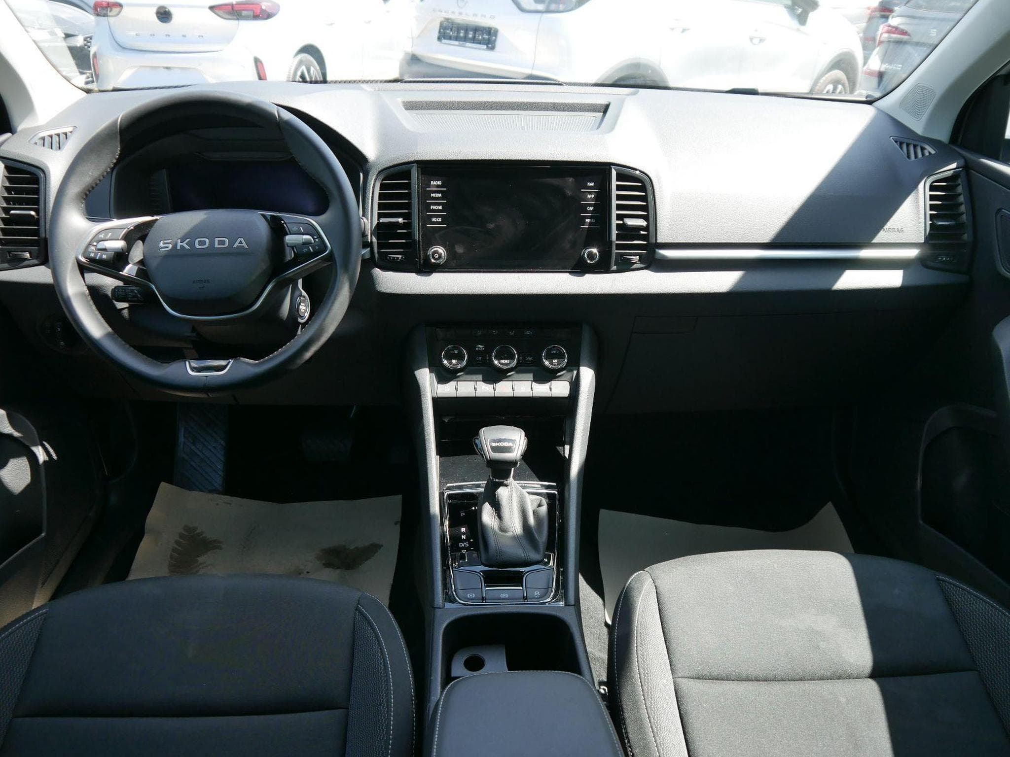 Skoda Karoq Selection (2025) - Photo 12