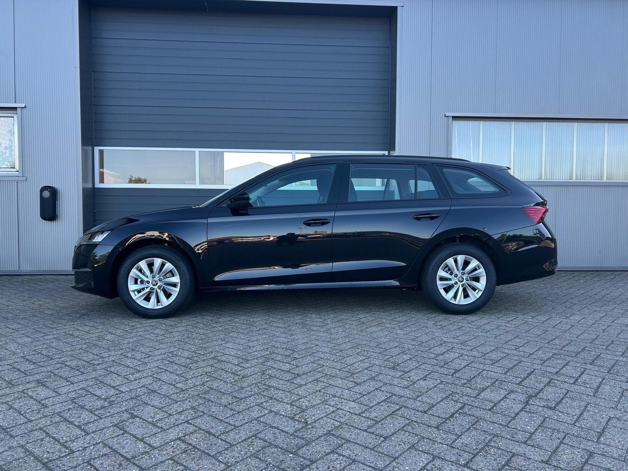 Skoda Octavia 1.5 TSI 150PS (2026) - Foto 2