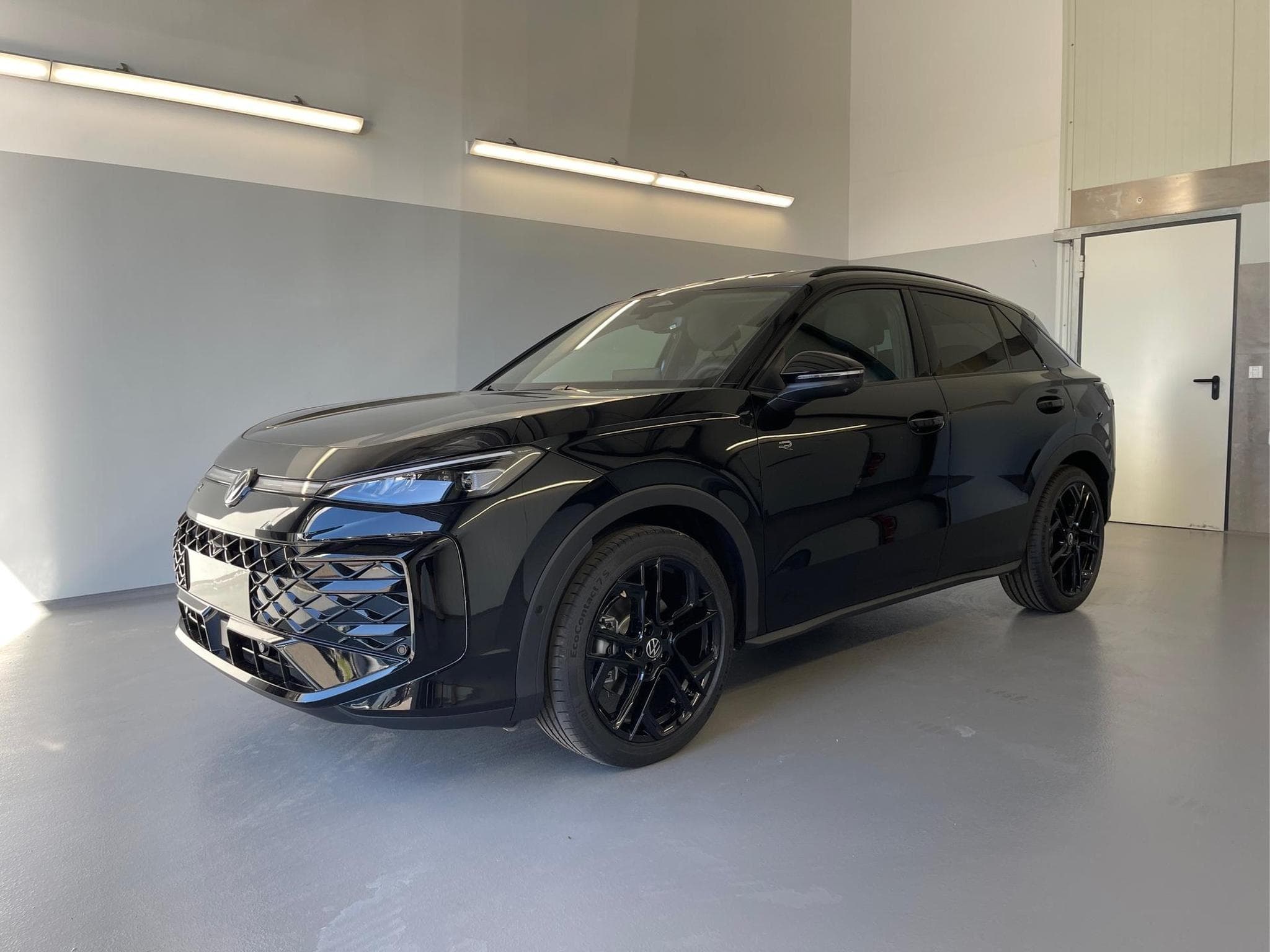 VW T-Roc NEU R-Line (2026) - Photo 1