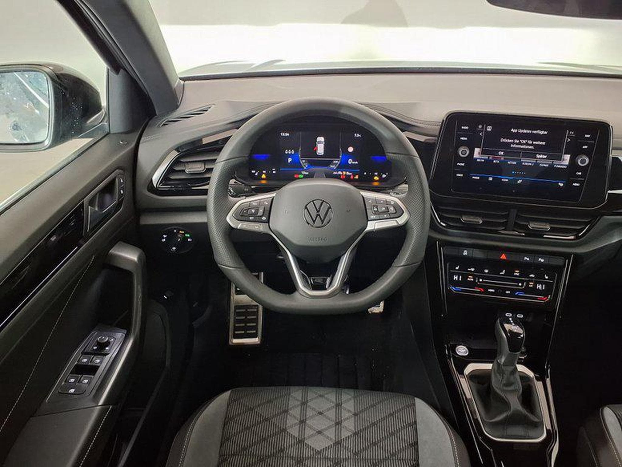 VW T-Roc R-Line 1.5 TSI 7-Gang-DSG (2026) - Photo 12