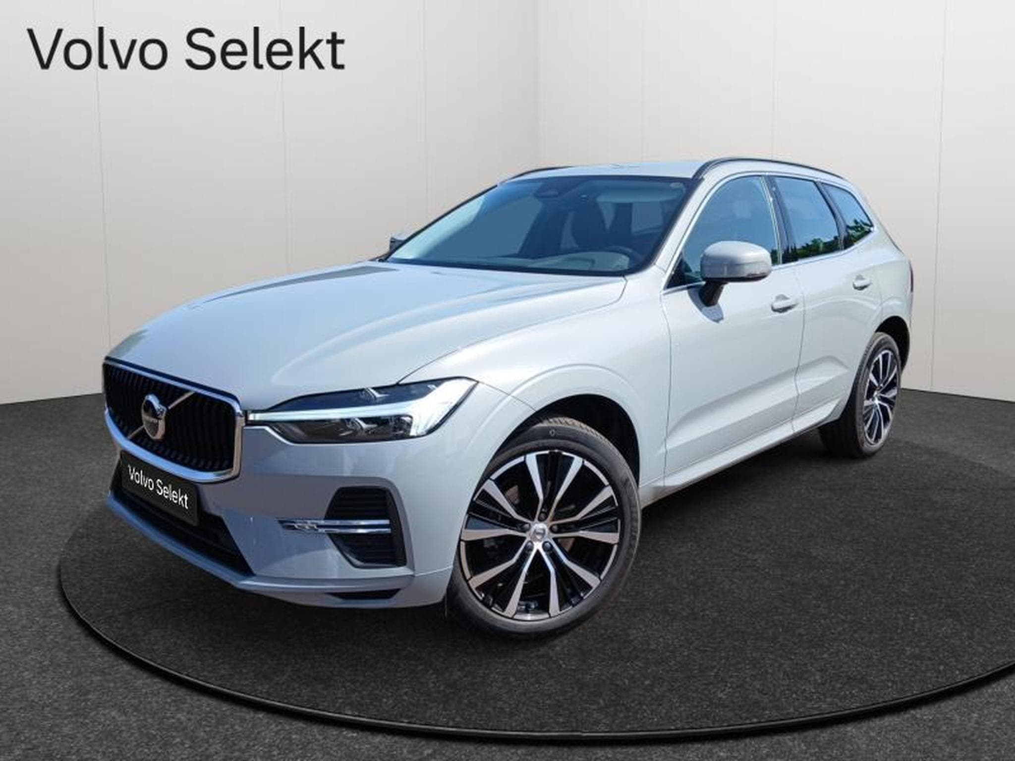 Volvo XC60 B5 Core / Essence (2025) - Foto 1