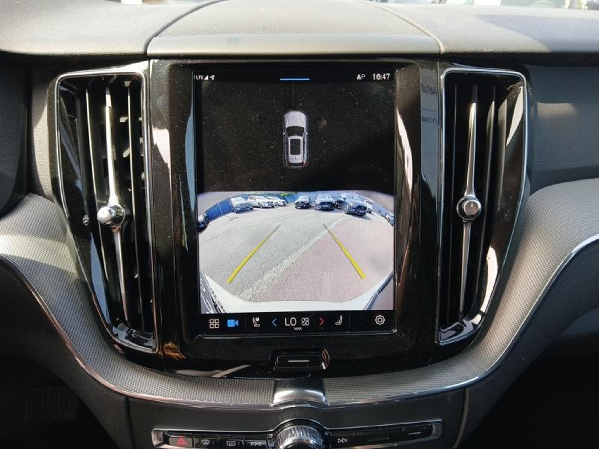 Volvo XC60 B5 Core / Essence (2025) - Foto 17