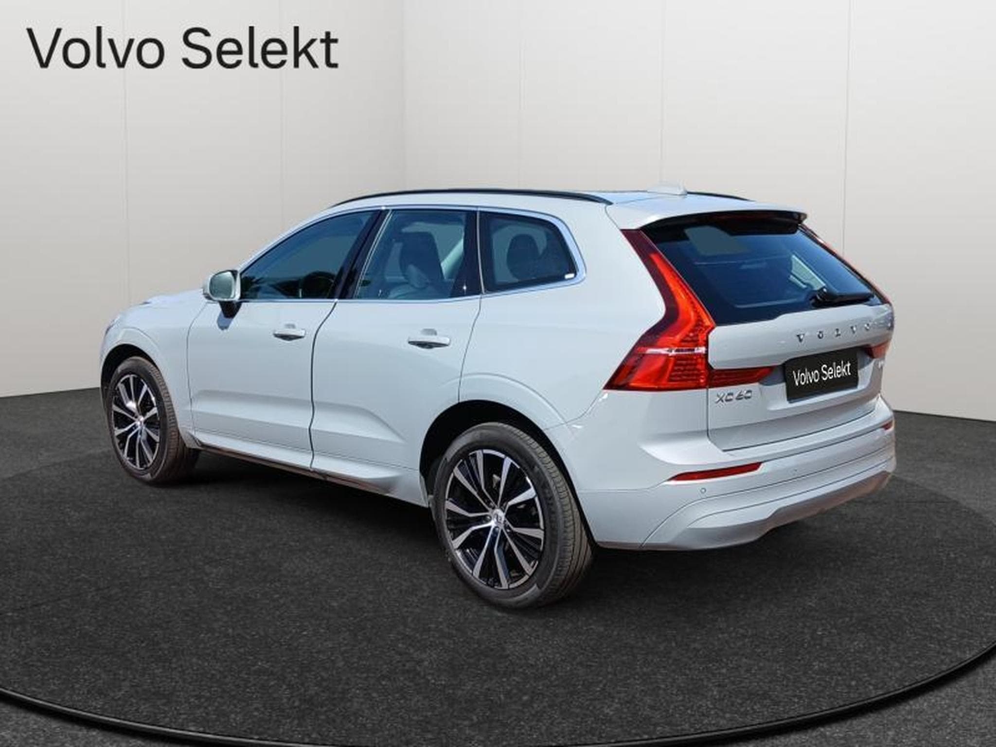 Volvo XC60 B5 Core / Essence (2025) - Foto 5