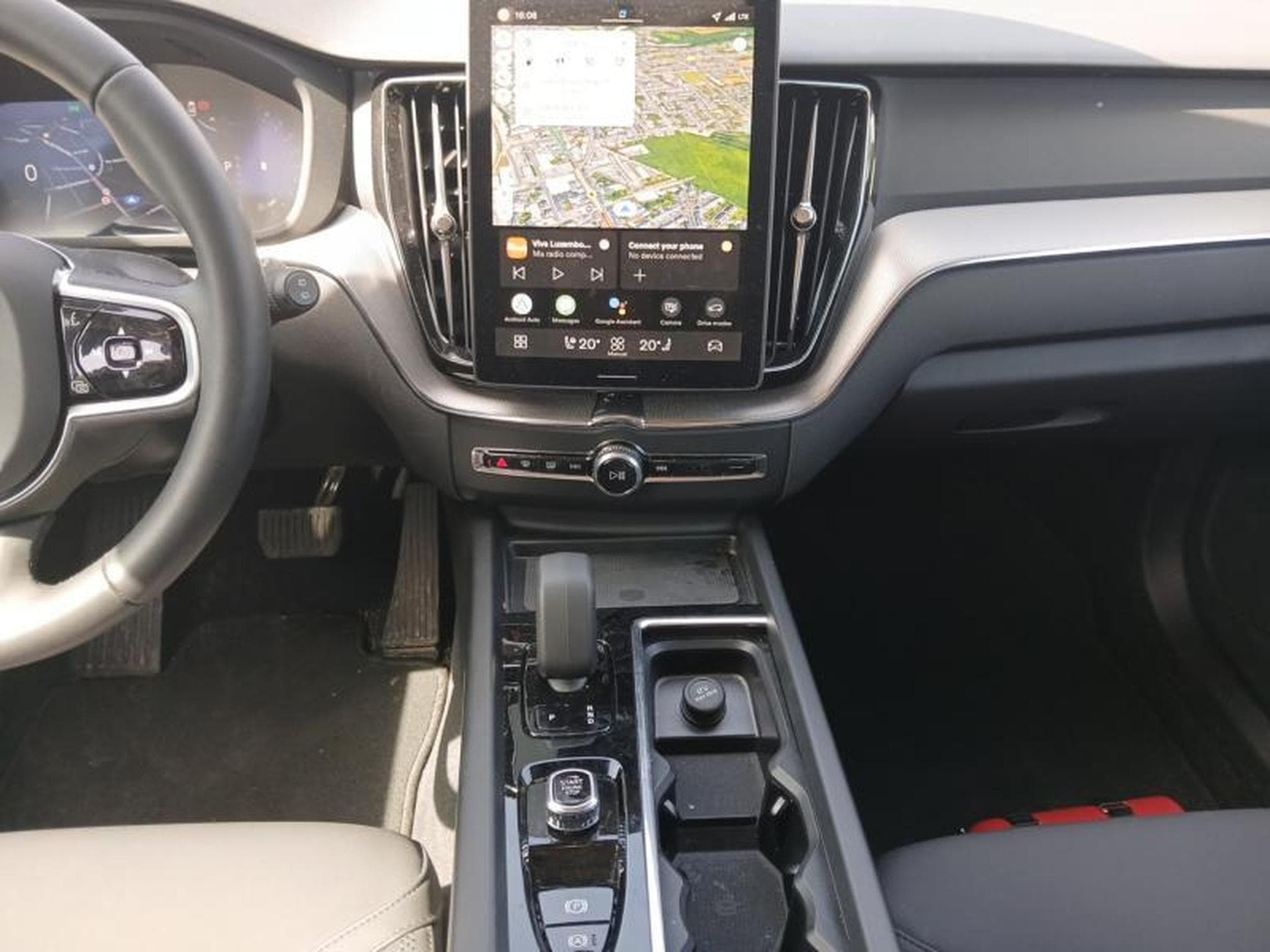 Volvo XC60 B5 Core FACELIFT / Essence (2025) - Foto 11