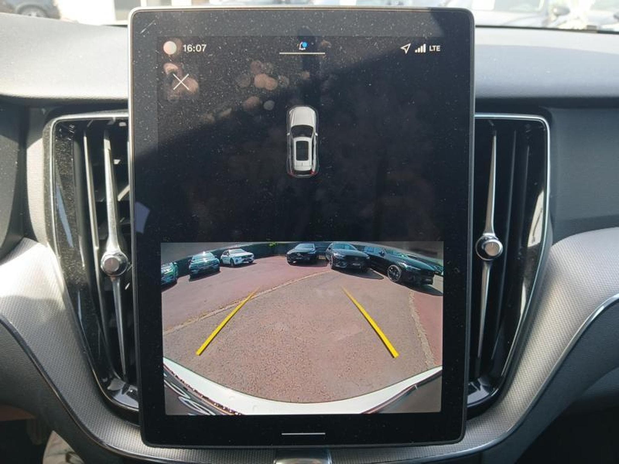 Volvo XC60 B5 Core FACELIFT / Essence (2025) - Foto 17