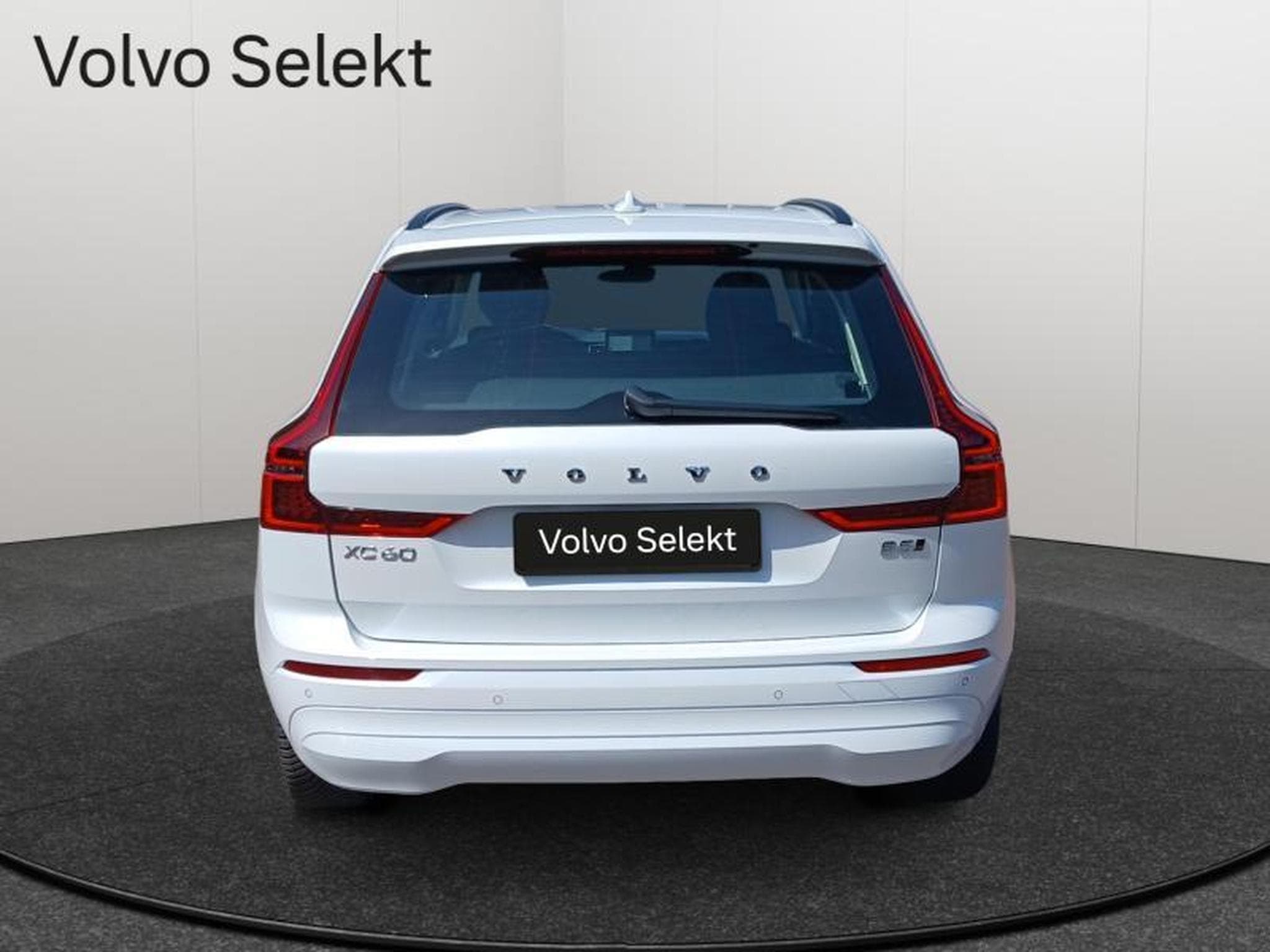 Volvo XC60 B5 Core FACELIFT / Essence (2025) - Foto 6