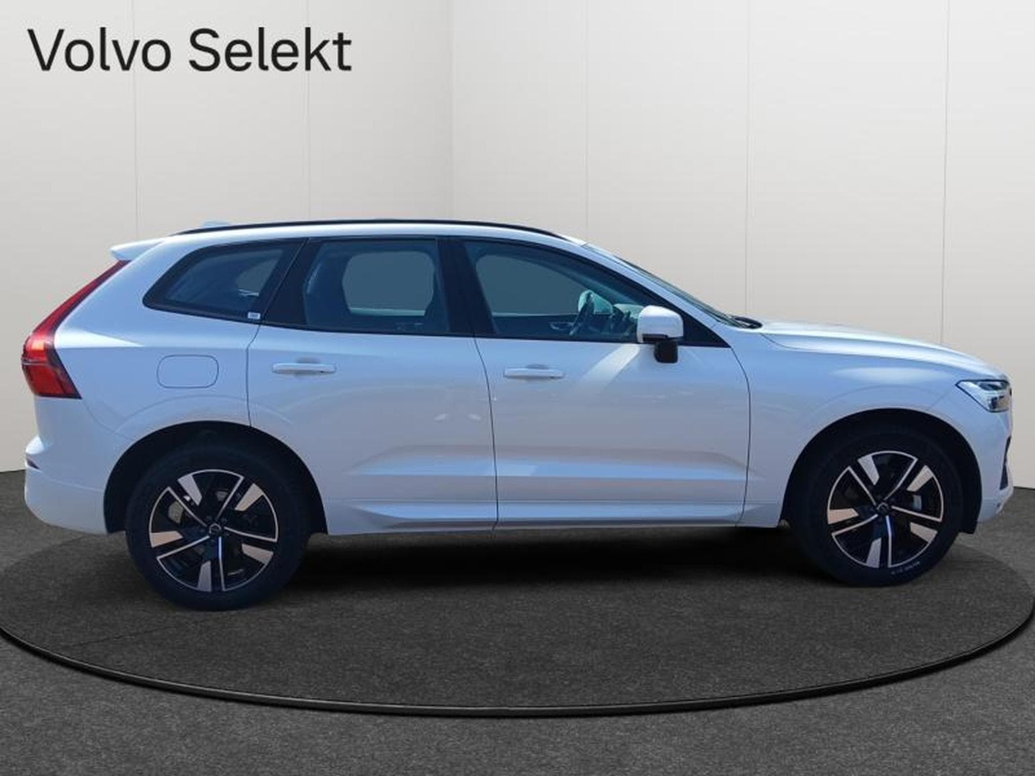 Volvo XC60 B5 Core FACELIFT / Essence (2025) - Foto 7