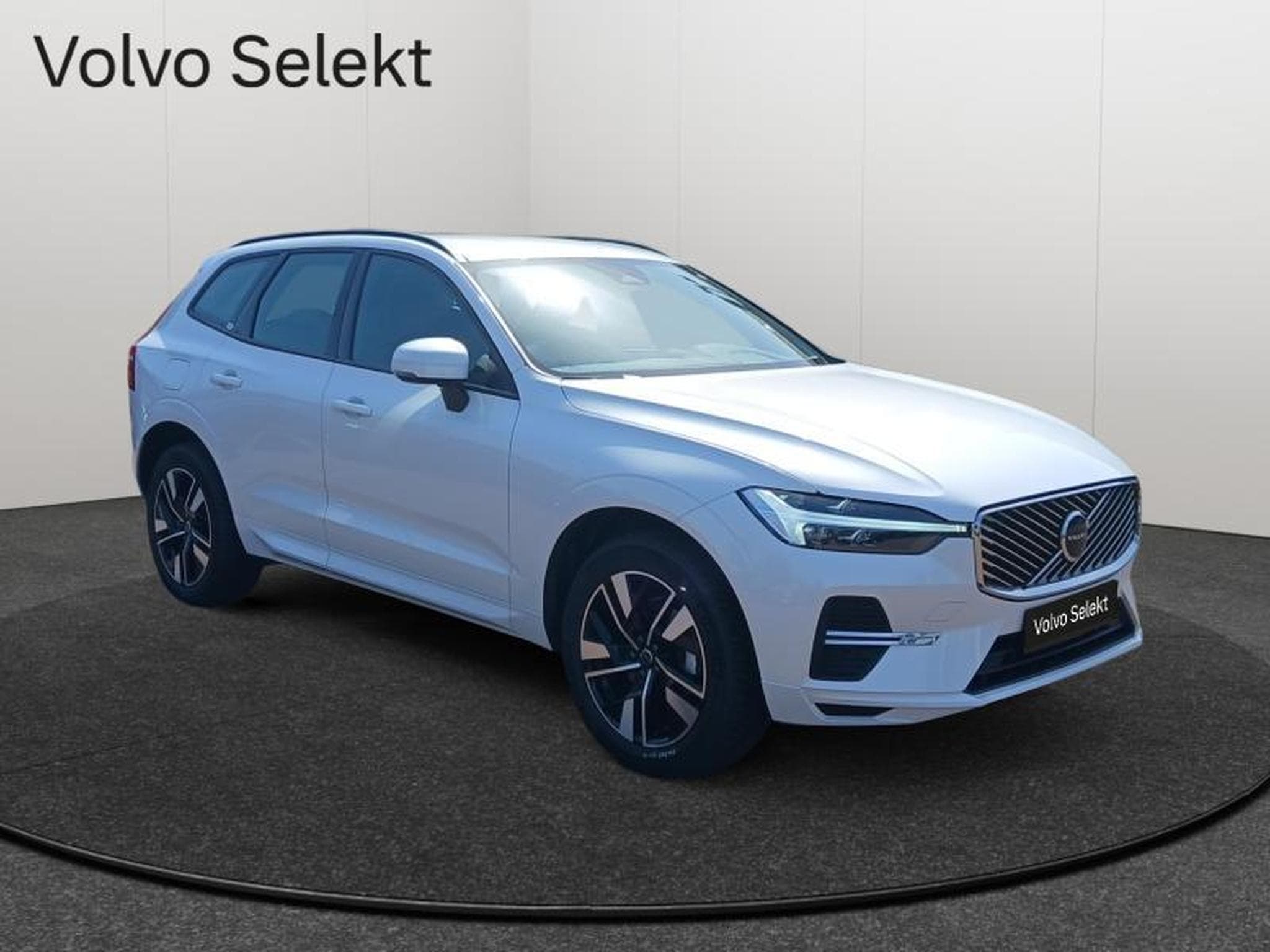 Volvo XC60 B5 Core FACELIFT / Essence (2025) - Foto 8