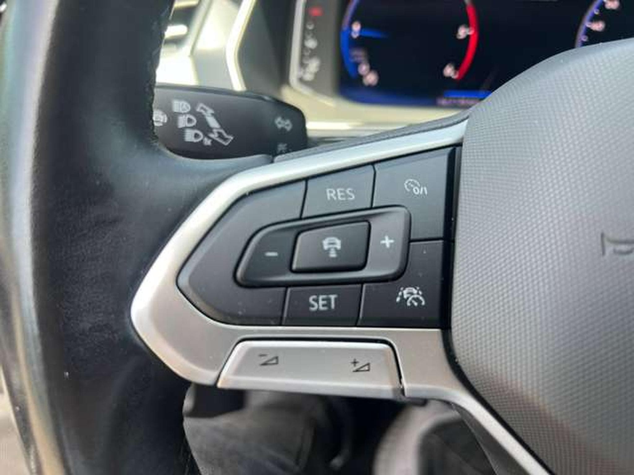 VW Passat 2.0 TDi STYLE BUSINESS (2021) - Foto 18