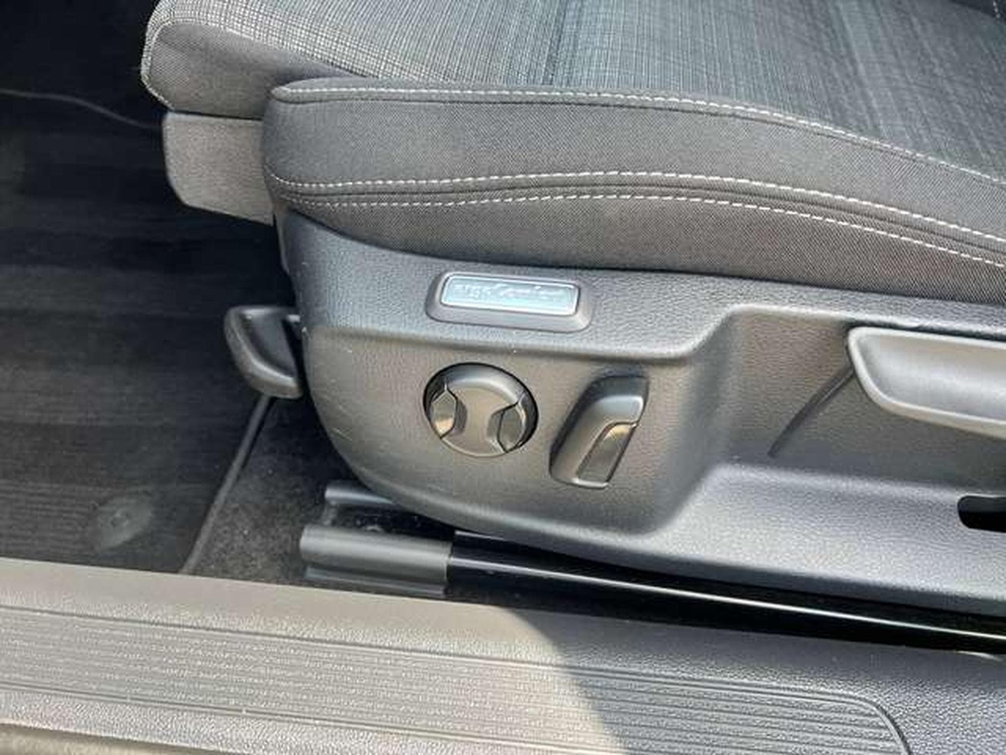 VW Passat 2.0 TDi STYLE BUSINESS (2021) - Foto 20