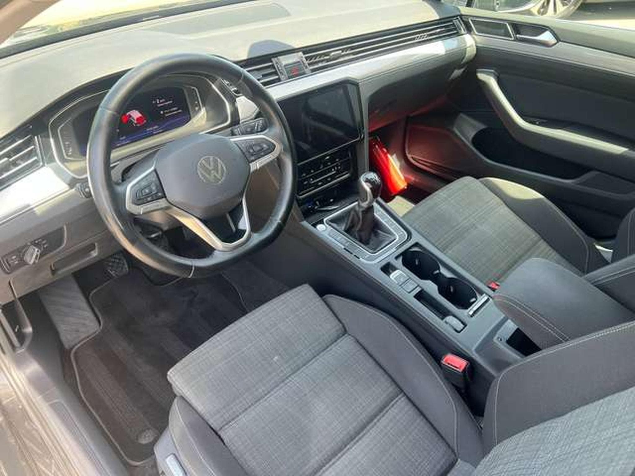 VW Passat 2.0 TDi STYLE BUSINESS (2021) - Foto 4