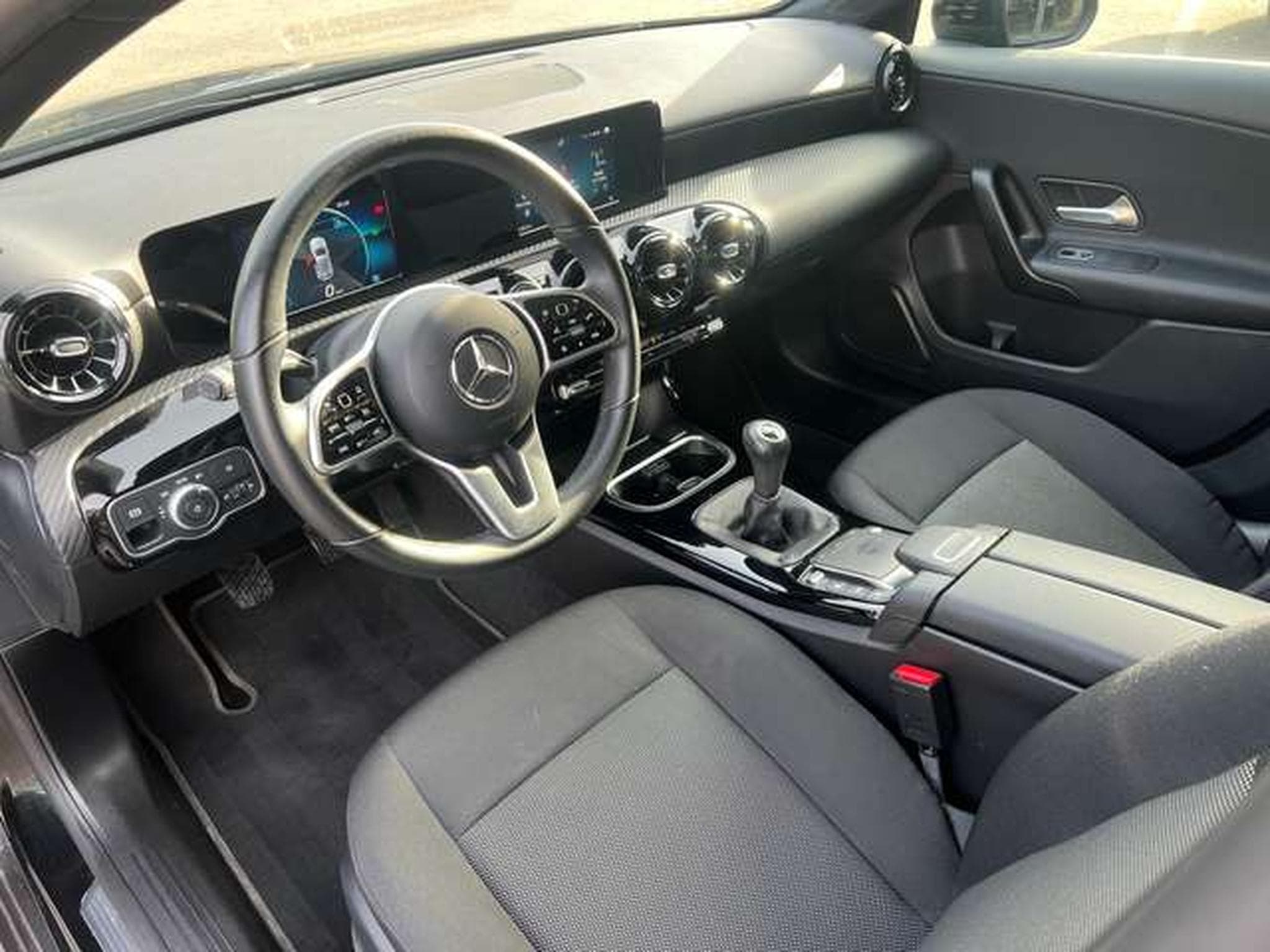 Mercedes A 180 DIESEL 116 CV BUSINESS SOLUTION (2022) - Photo 4