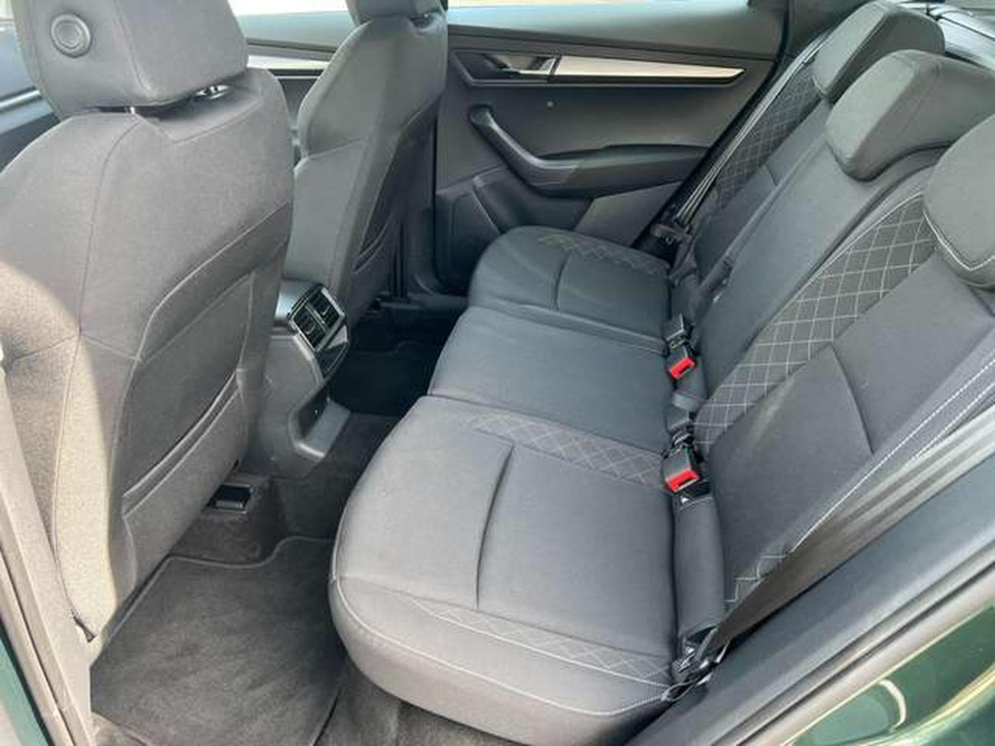 Skoda Karoq 1.5 TSI CLEVER 150 CV (2021) - Photo 14