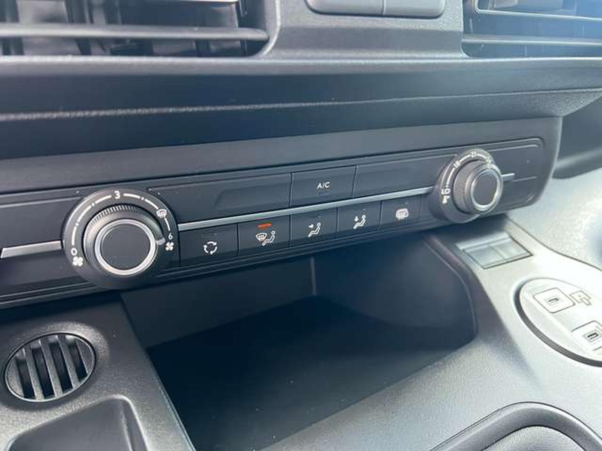 Peugeot Partner 1.5 DIESEL HDi 100 CV (5 KM) (2025) - Photo 7