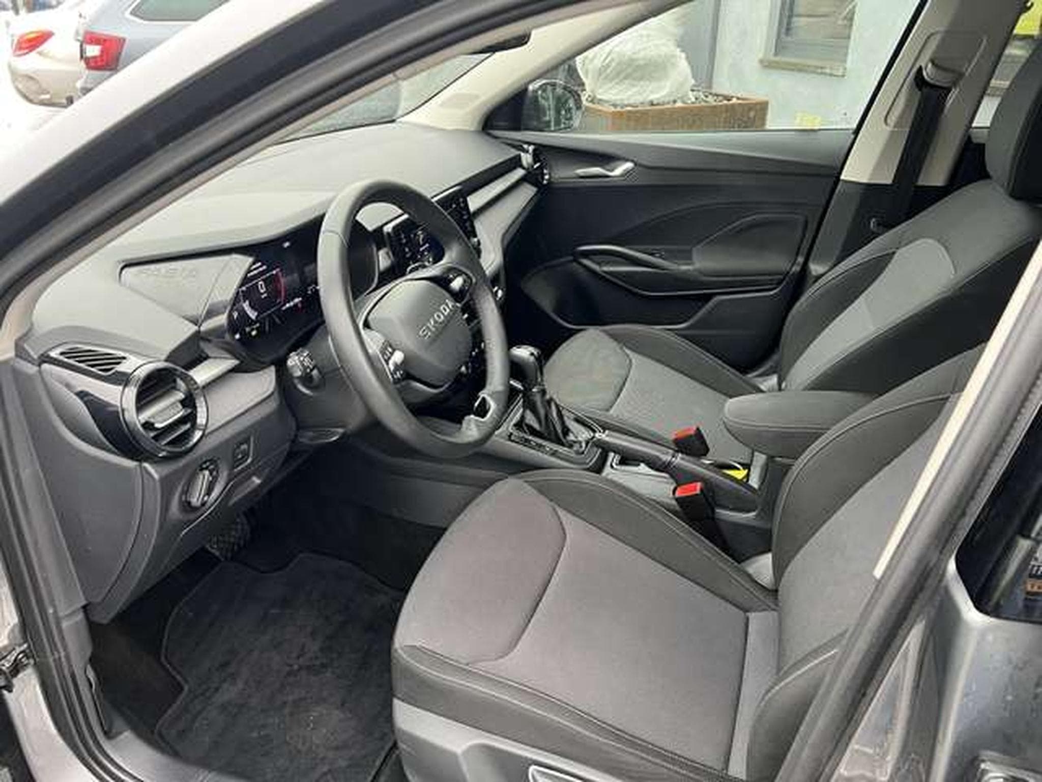 Skoda Fabia 1.0 Essence 115 CV Selection DSG (2025) - Photo 4