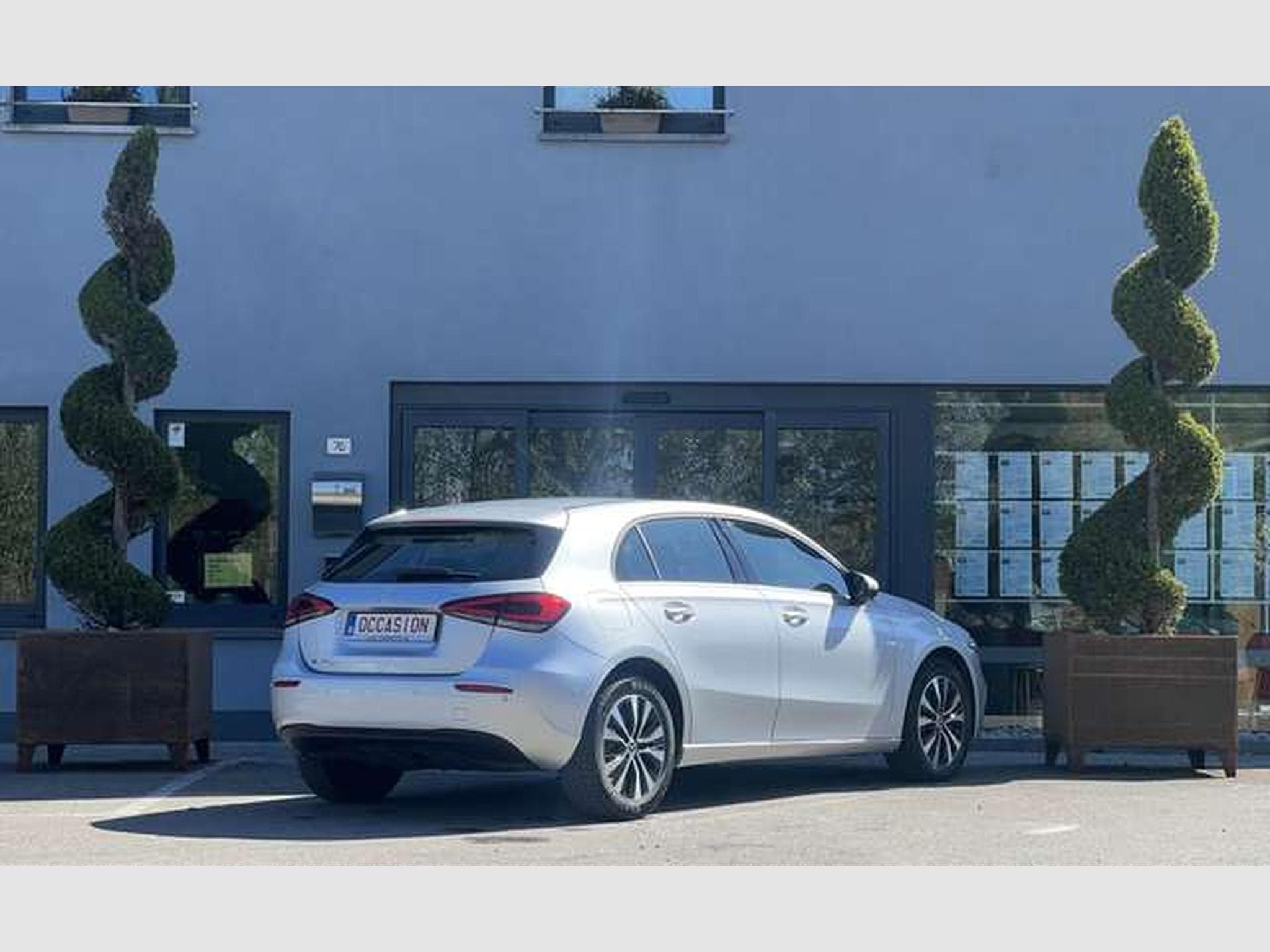 Mercedes A 250 HYBRIDE ESSENCE BUSINESS LINE (2022) - Photo 3