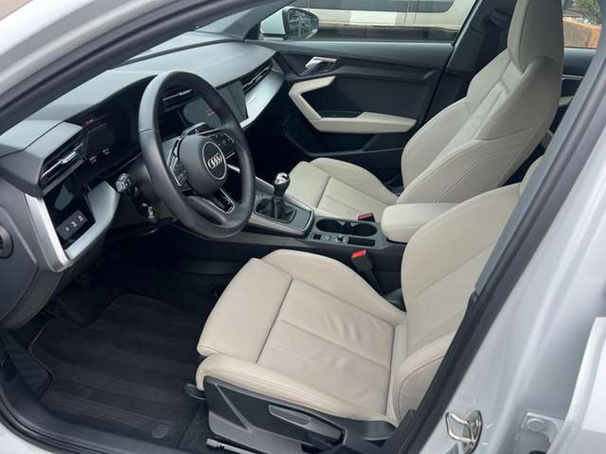 Audi A3 2.0 TDi ATTRACTION 116 CV (2023) - Photo 4