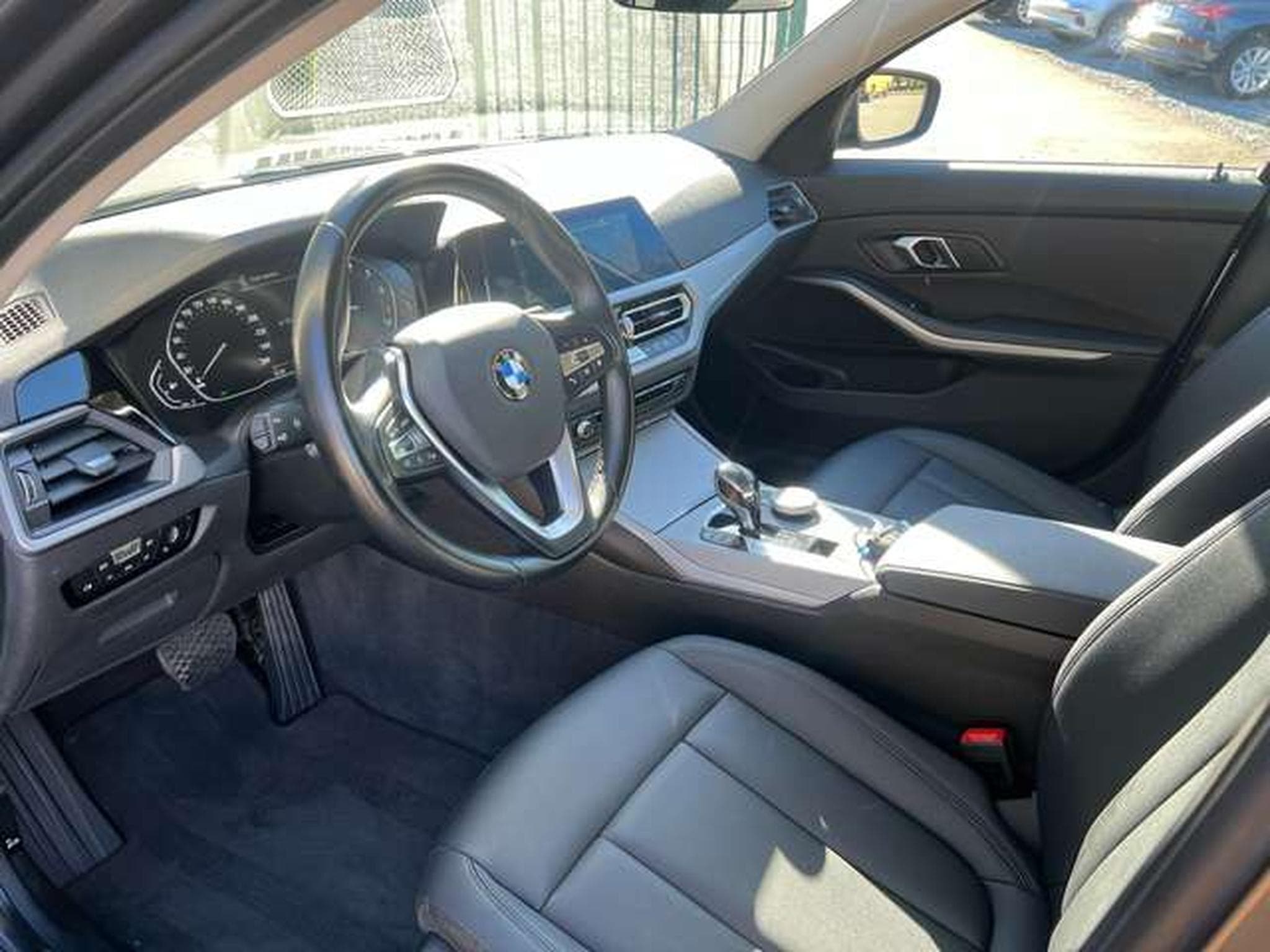 BMW 318 ESSENCE 156 CV TOURING (2021) - Photo 7