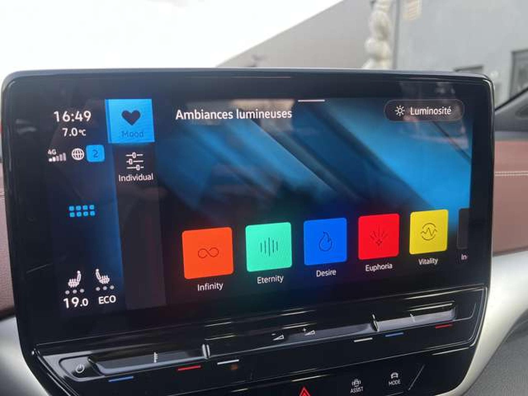 VW ID.5 PRO PERORMANCE 204 CV (2023) - Photo 11