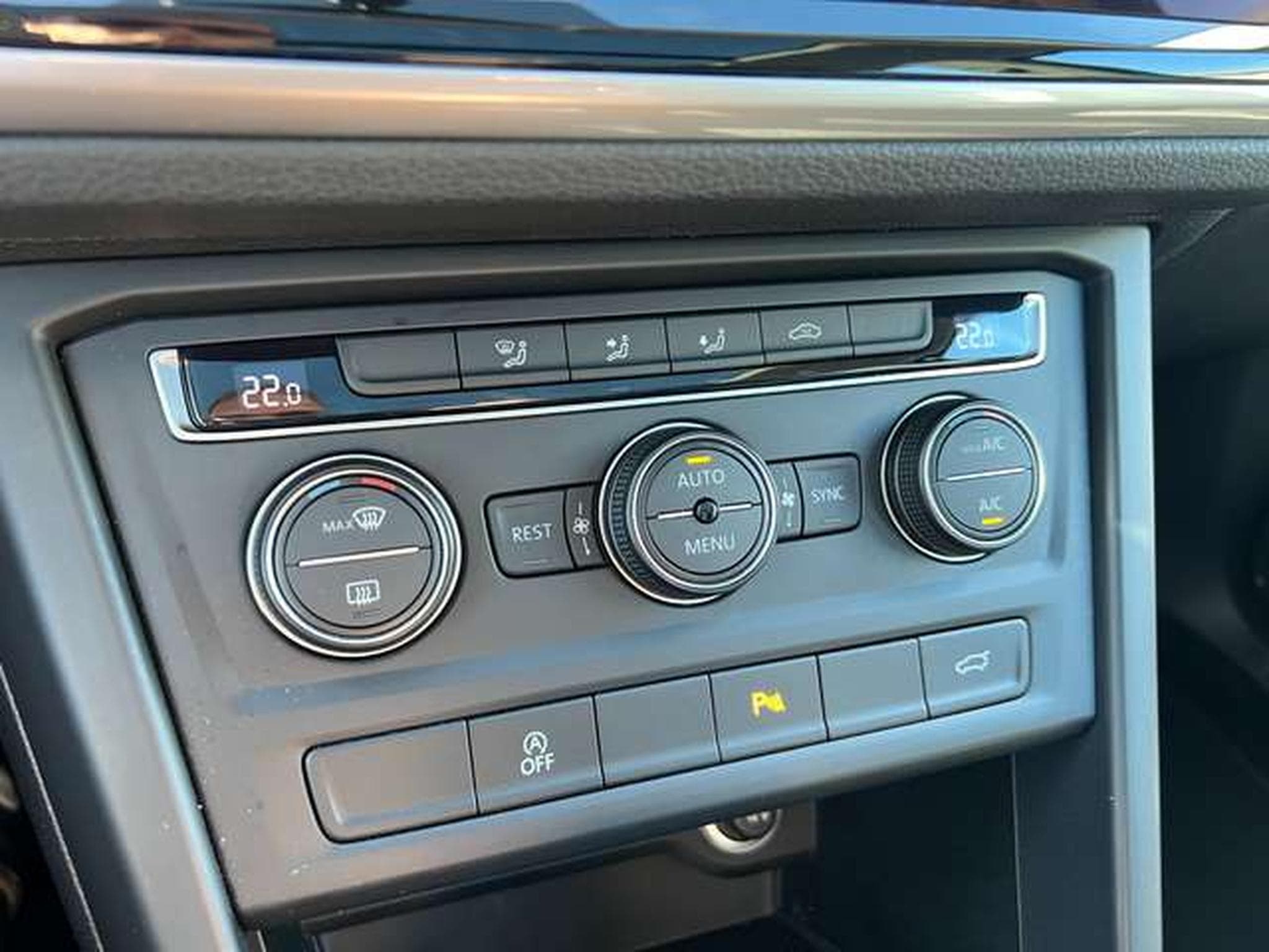 VW Touran 2.0 DIESEL 122 CV (2022) - Photo 10
