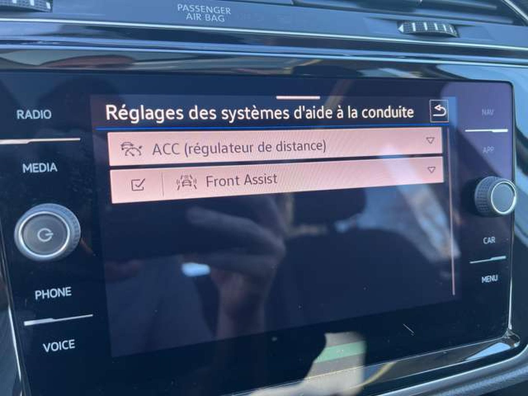 VW Touran 2.0 DIESEL 122 CV (2022) - Photo 11
