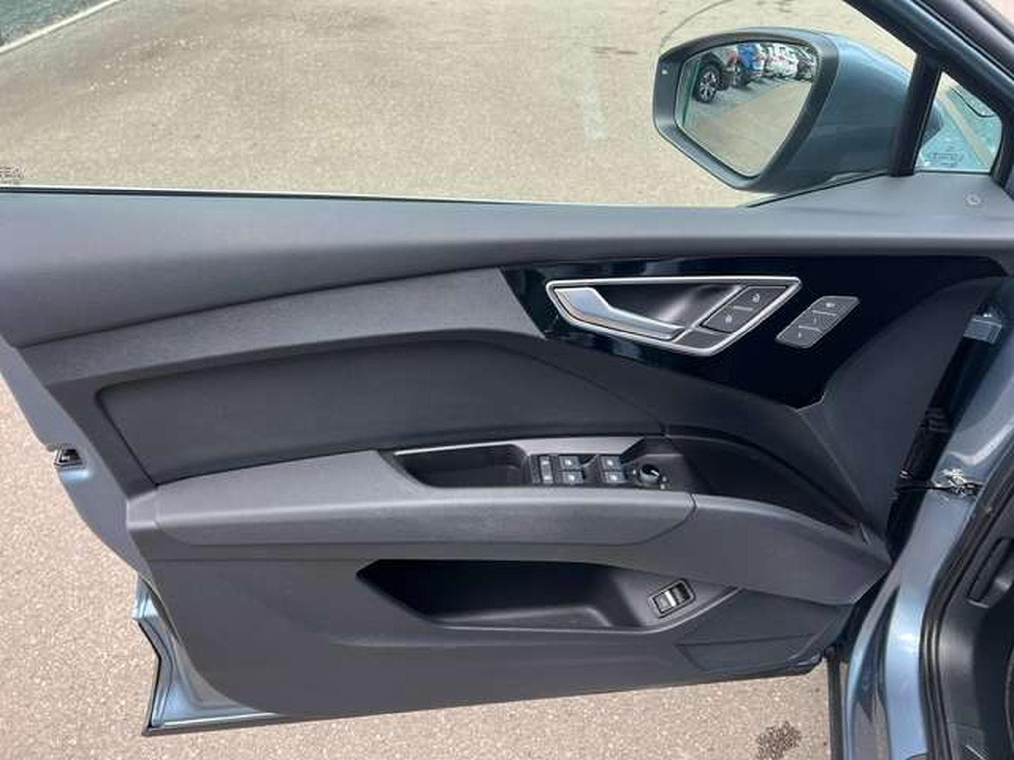 Audi Q4 e-tron ELECTRIQUE 204 CV S-Line (2022) - Photo 6