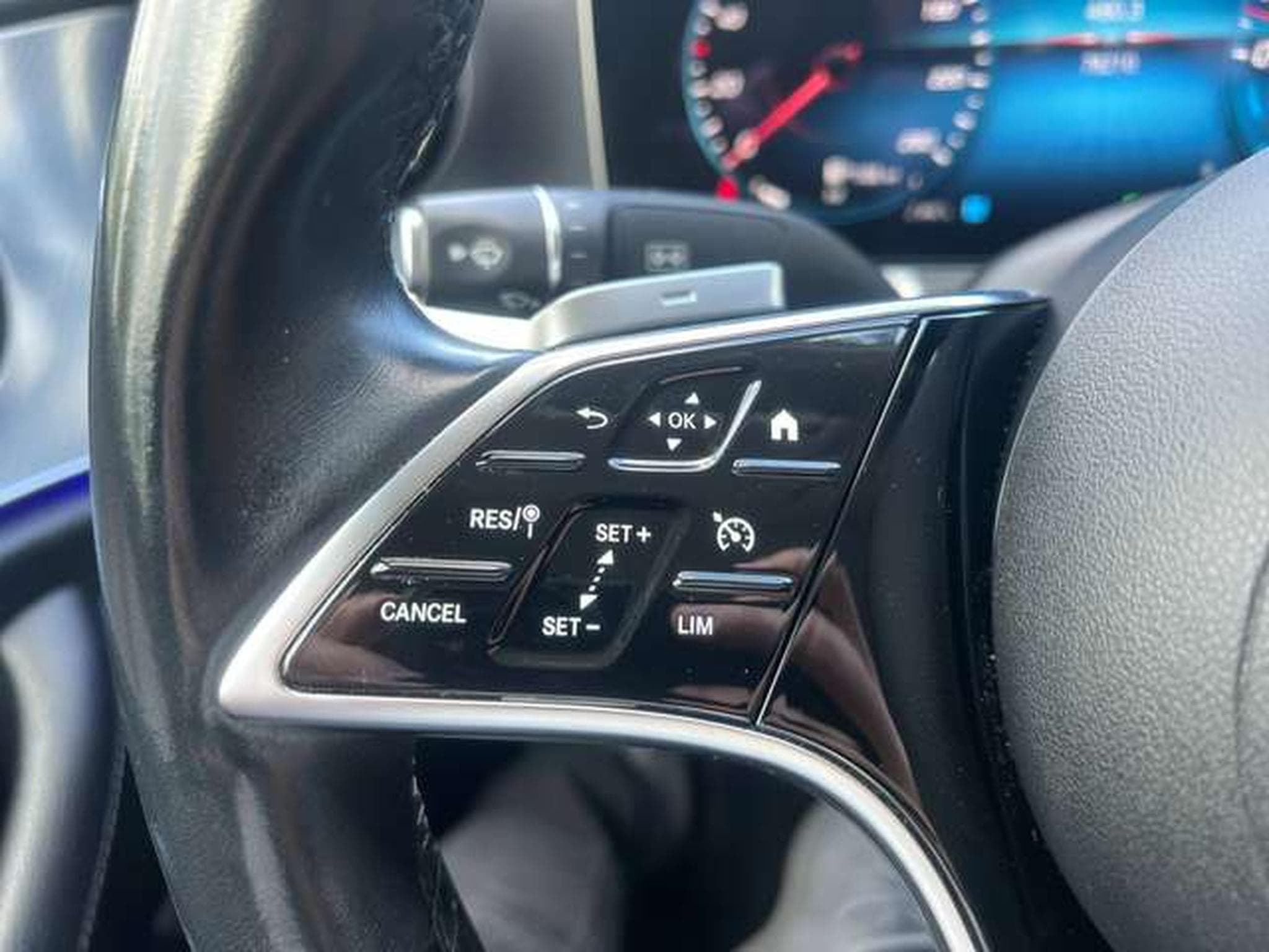 Mercedes E 300 BERLINE HYBRIDE ESSENCE (2022) - Photo 22