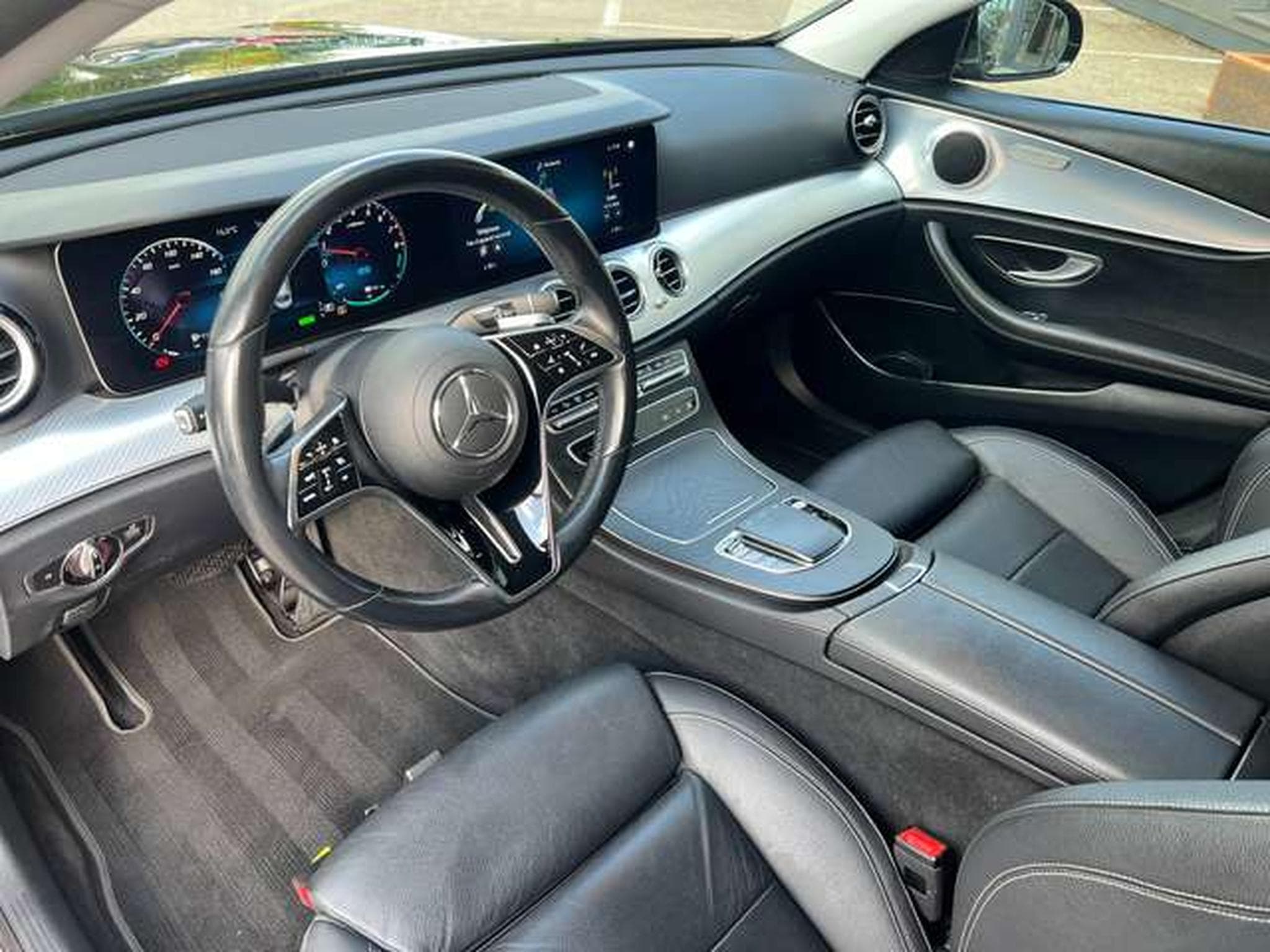 Mercedes E 300 BERLINE HYBRIDE ESSENCE (2022) - Photo 4