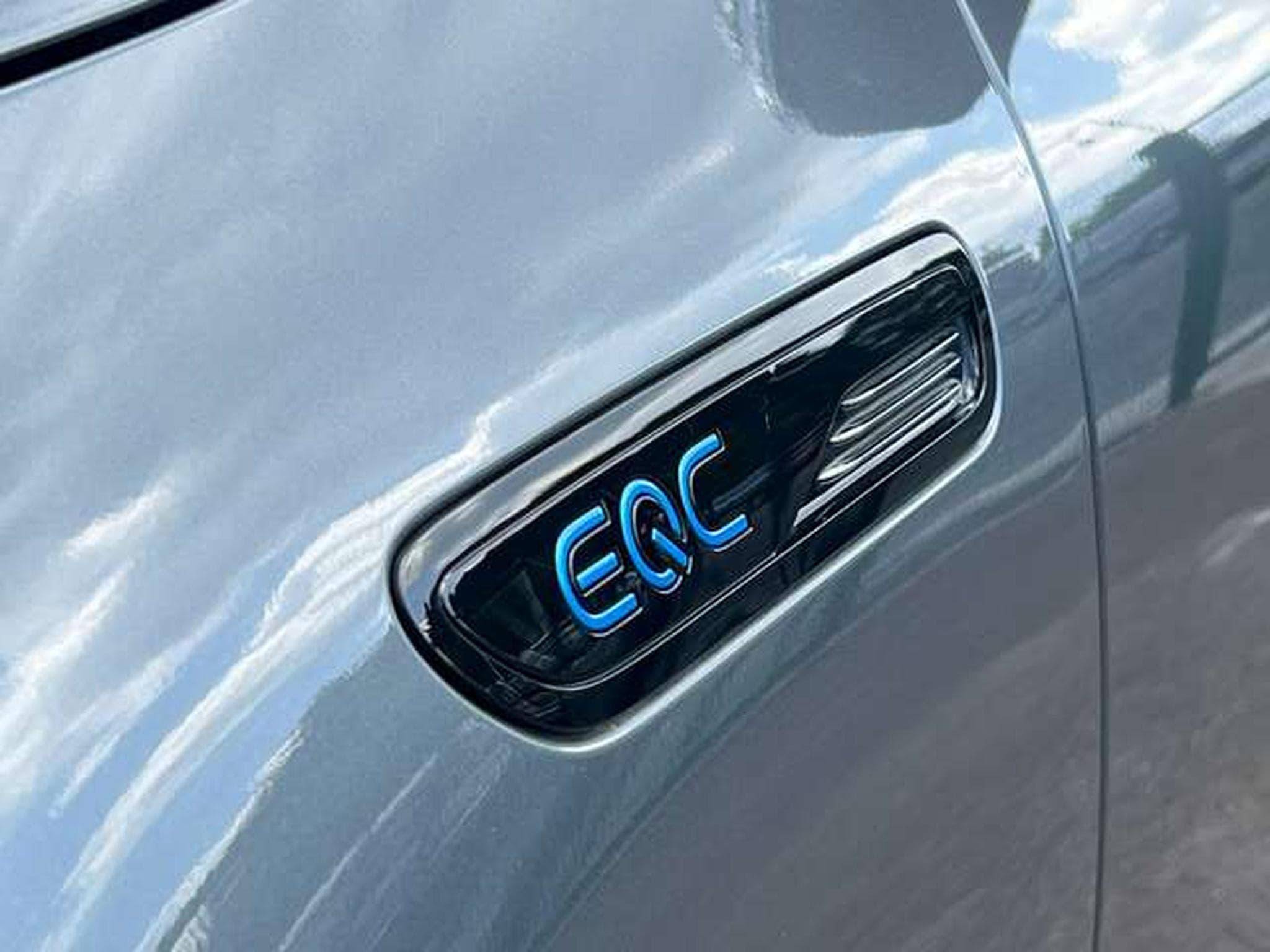 Mercedes EQC ELECTRIQUE 4-Matic BUSINESS (2022) - Photo 17