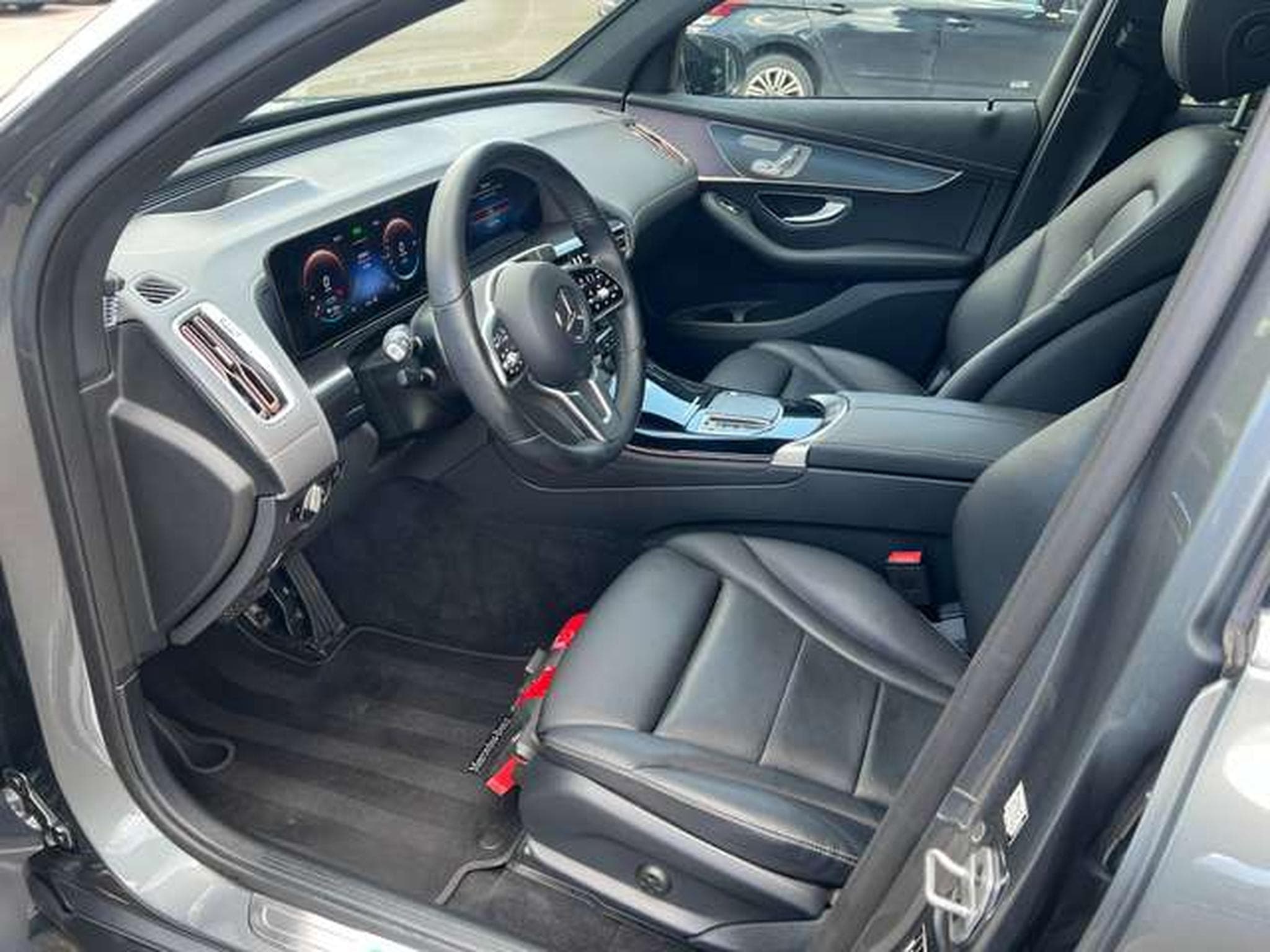 Mercedes EQC ELECTRIQUE 4-Matic BUSINESS (2022) - Photo 4